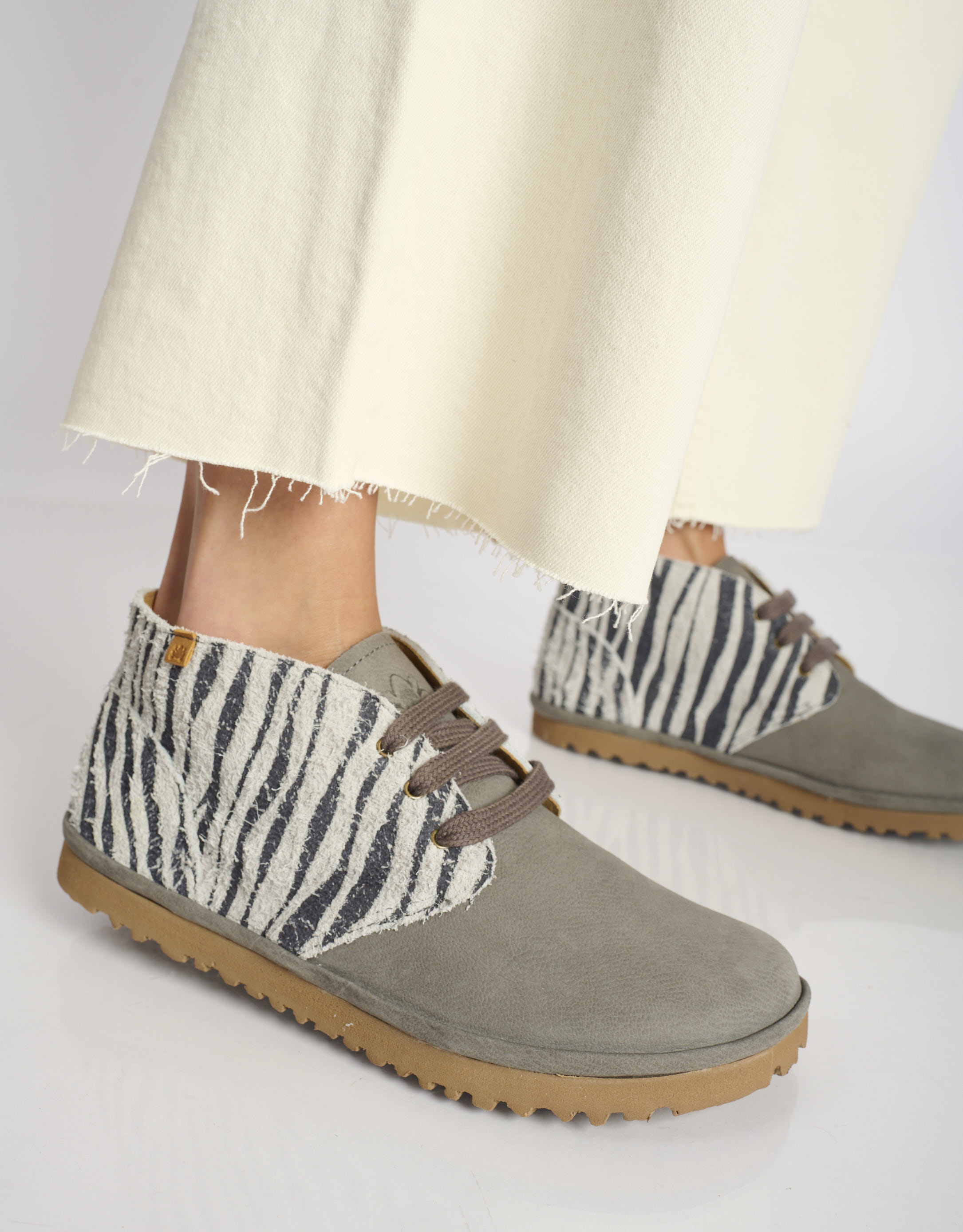 נעלי נשים - El Naturalista - נעליים משולבות TRIBU - זברה2