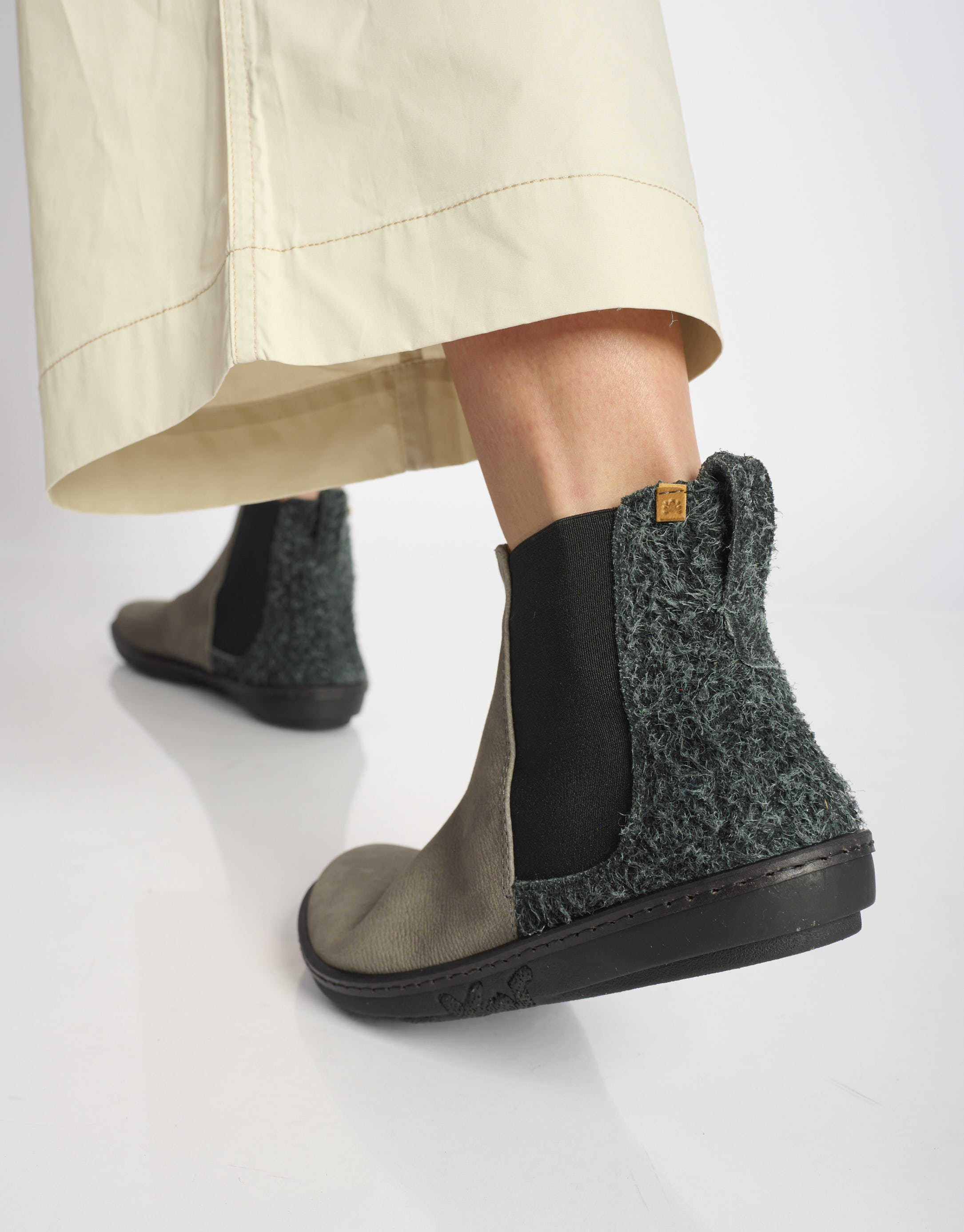 נעלי נשים - El Naturalista - מגפונים משולבים CORAL - אפור4