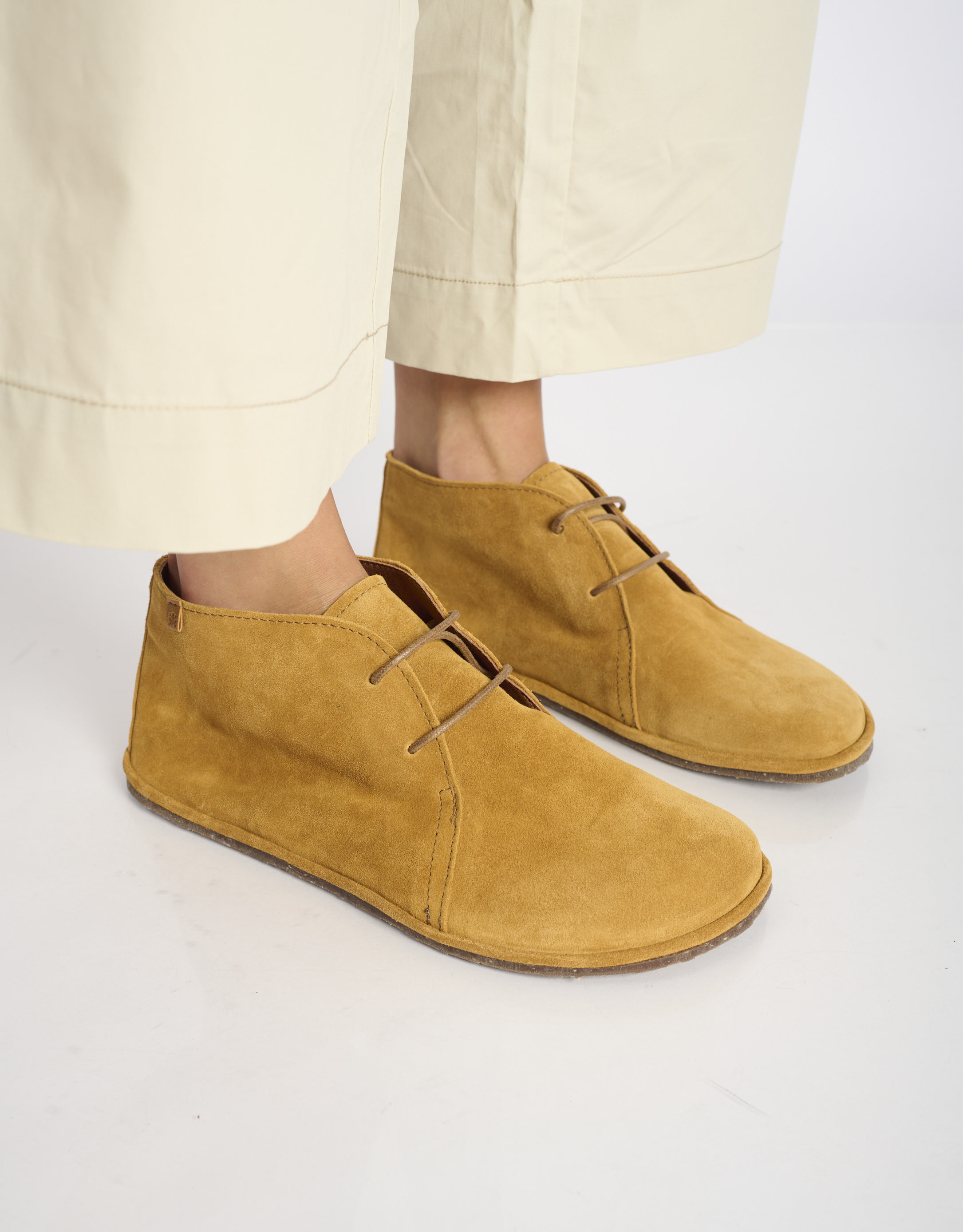 נעלי נשים - El Naturalista - נעלי זמש BARE - קאמל2