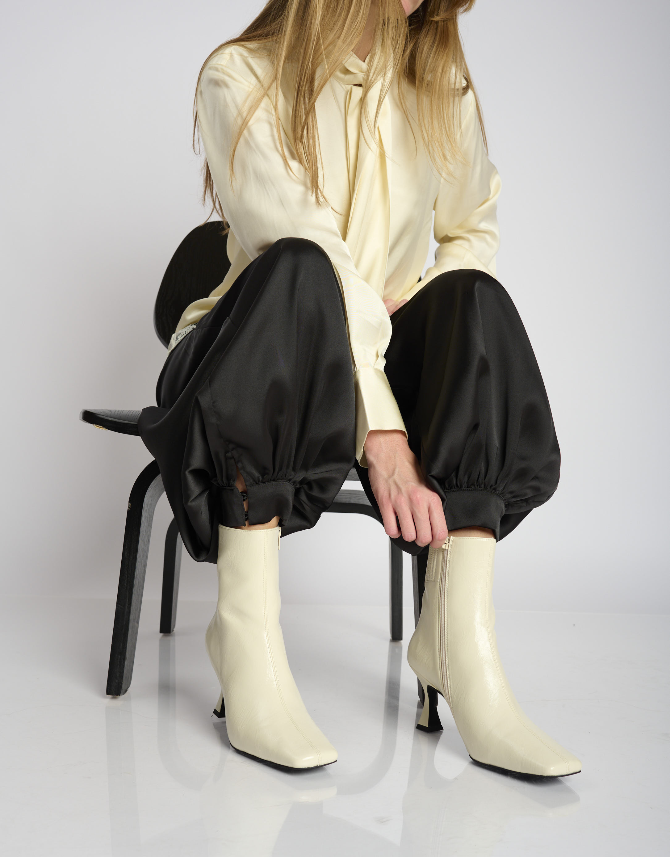 נעלי נשים - Jeffrey Campbell - מגפוני עקב CHEKMATE - אופוויט1