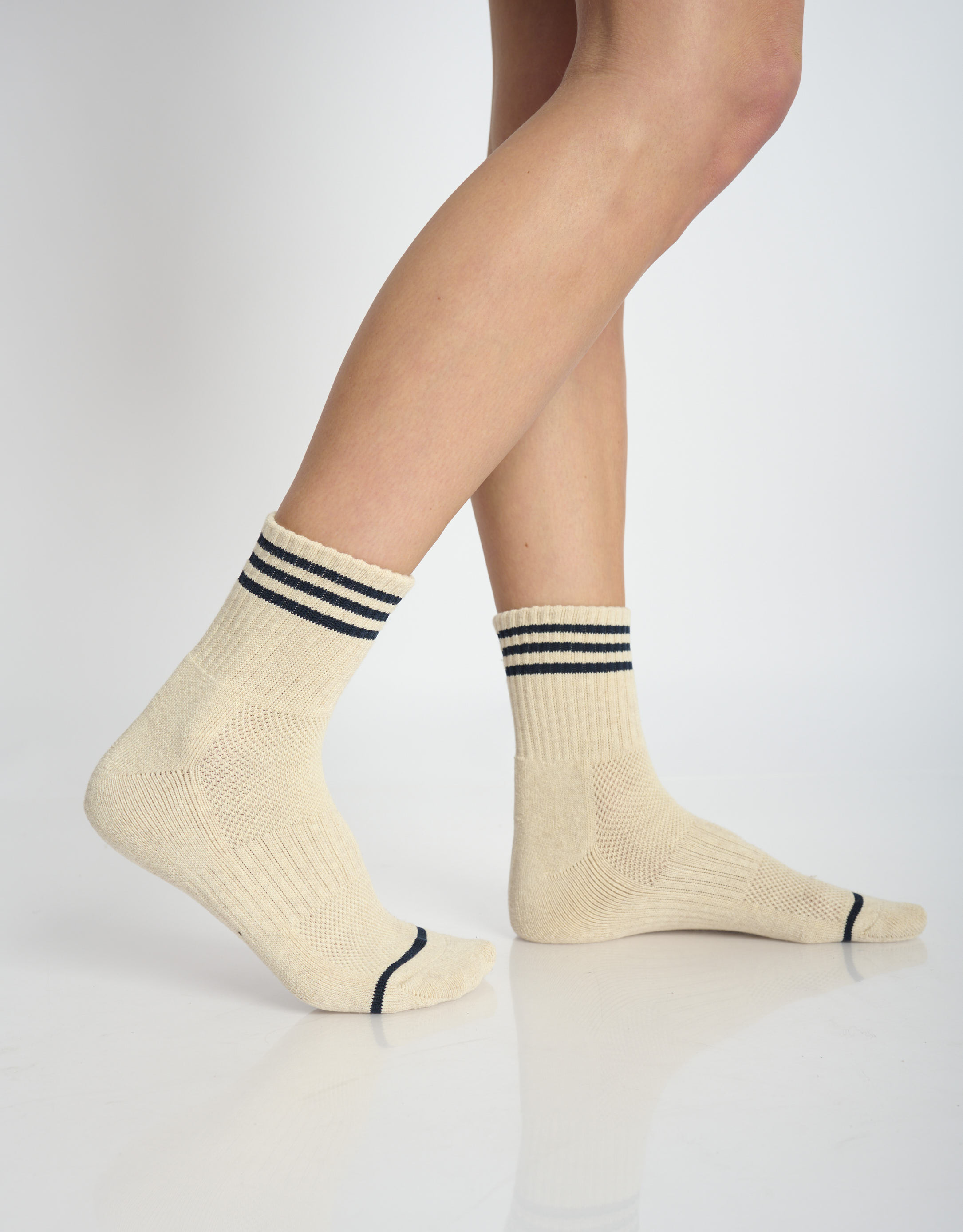 נעלי נשים - Le Bon Shoppe - גרביים GIRLFRIEND - בז'2