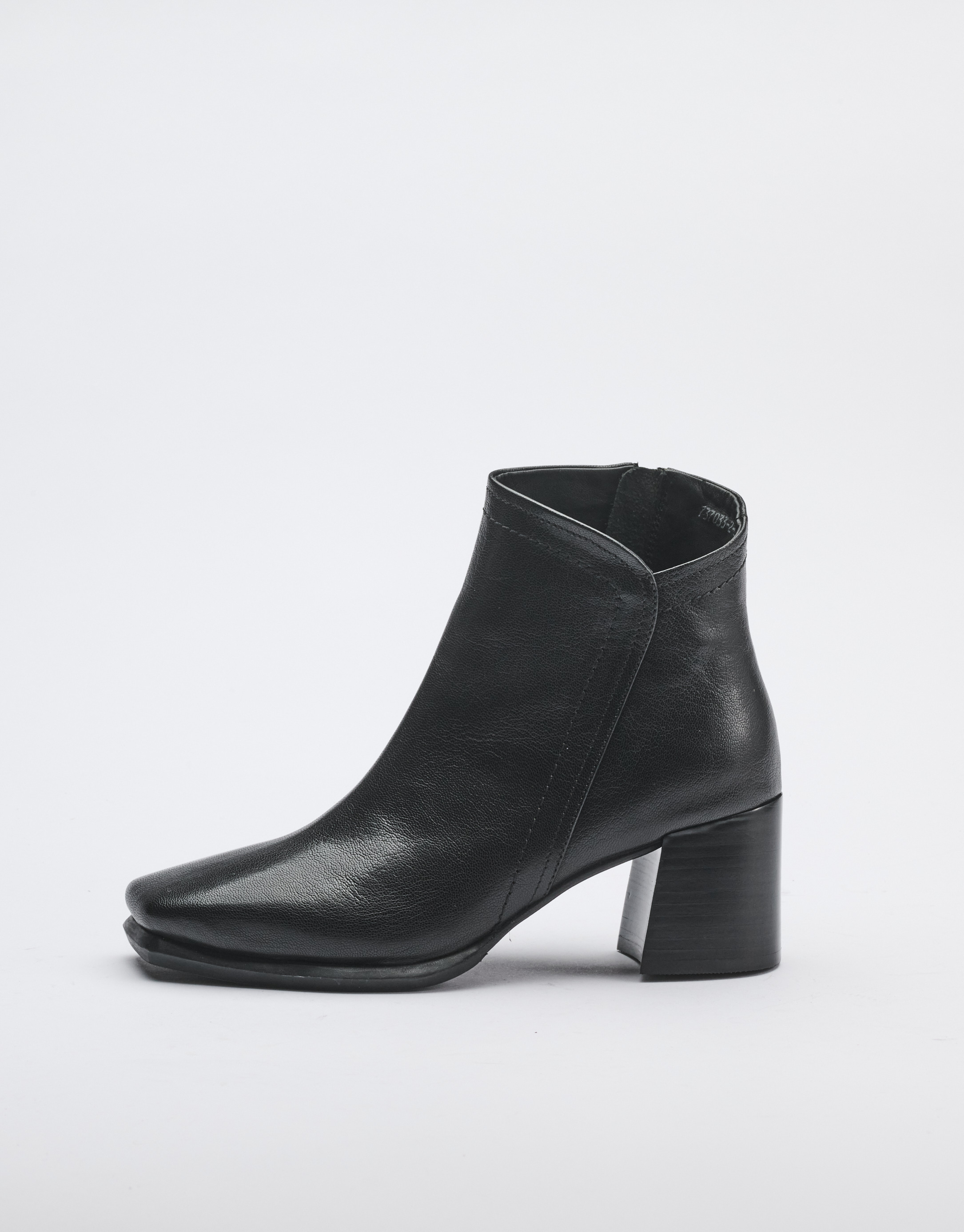 נעלי נשים - Yuko Imanishi - מגפונים עם עקב ORI - שחור4