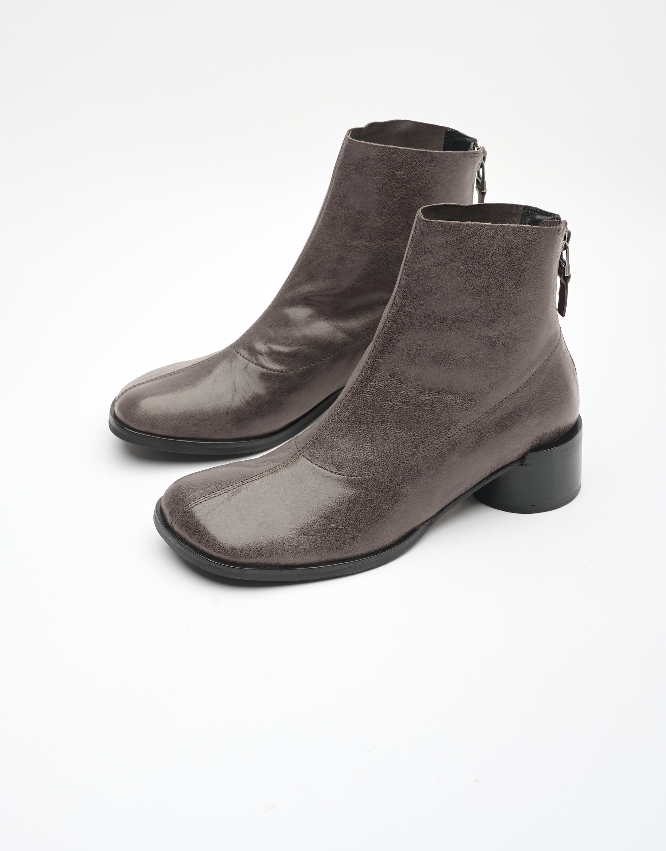 נעלי נשים - Yuko Imanishi - מגפונים עם עקב ZAKI - חום1