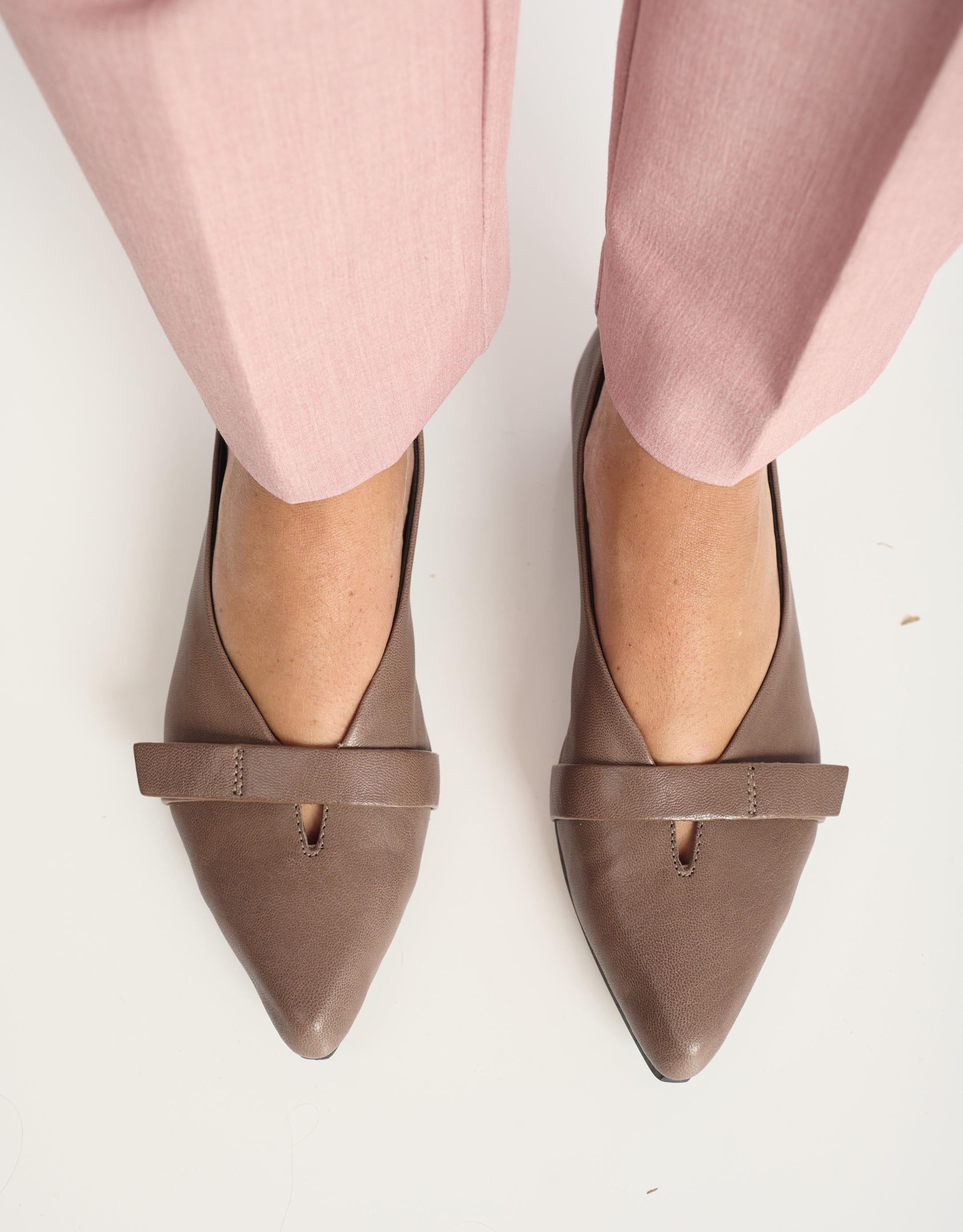 נעלי נשים - Yuko Imanishi - נעלי סירה שטוחות SASA - אפור חום1