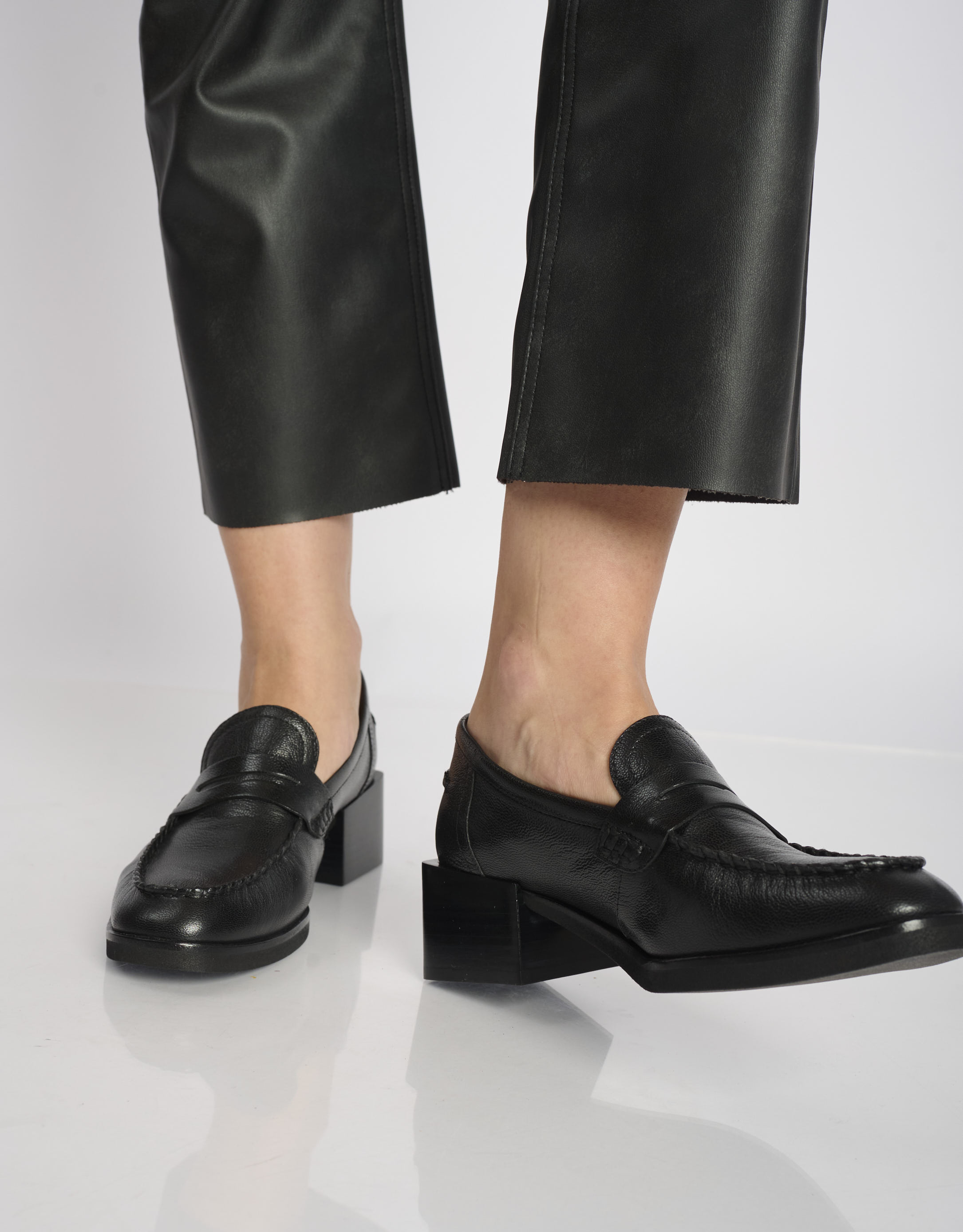 נעלי נשים - Yuko Imanishi - נעלי מוקסין RIRI - שחור3