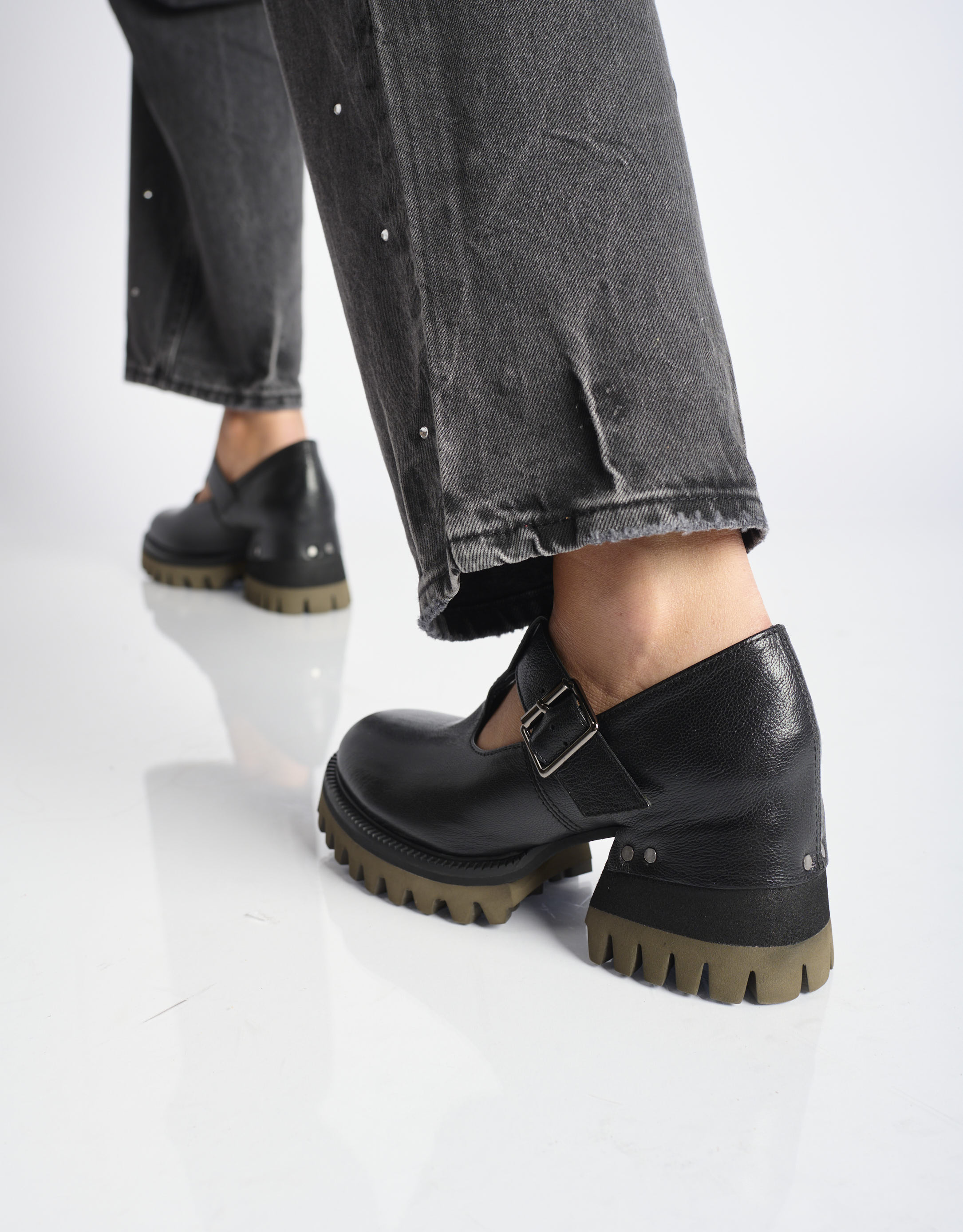 נעלי נשים - Yuko Imanishi - נעלי בובה עם עקב MIMI - שחור3