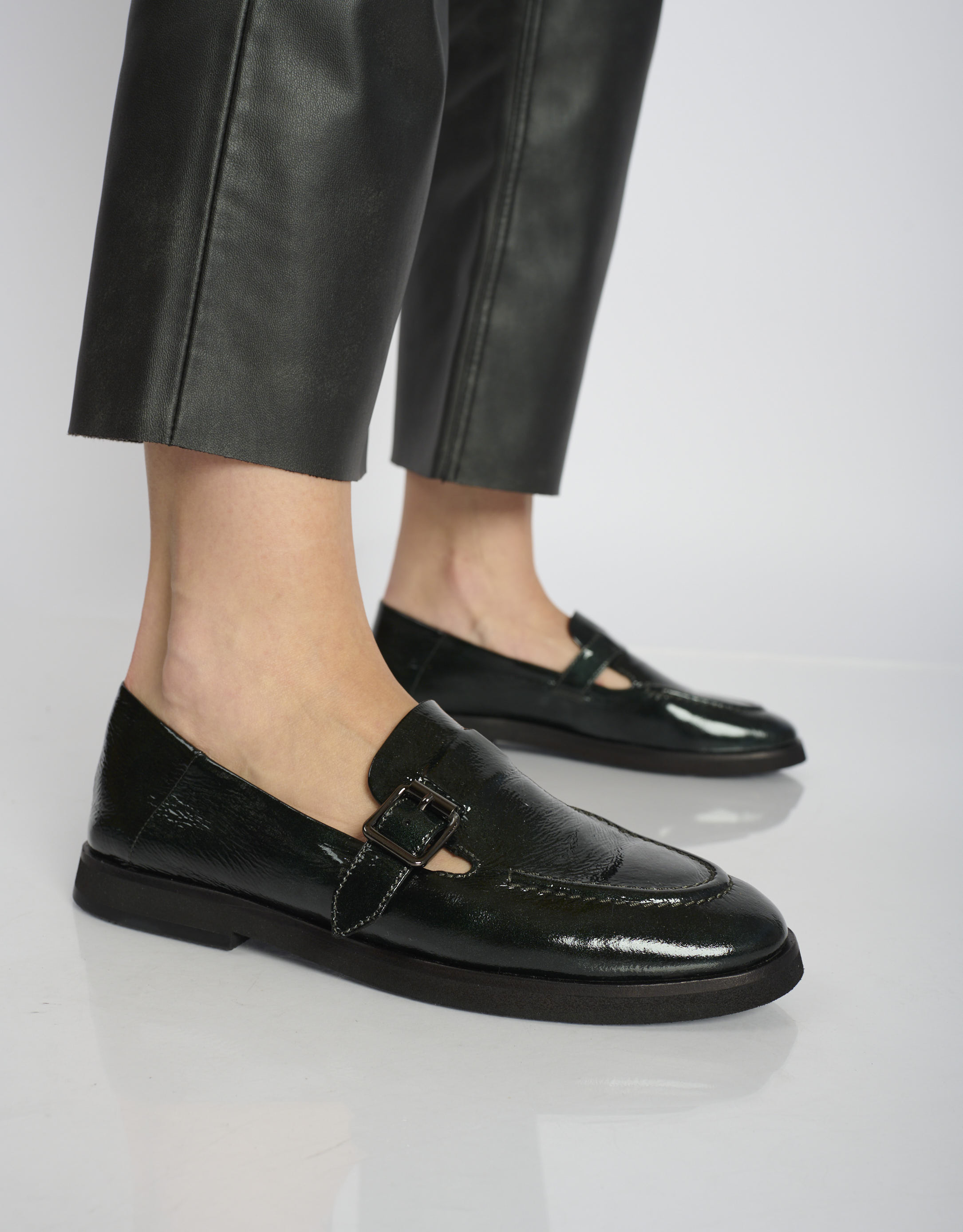 נעלי נשים - Yuko Imanishi - נעליים מבריקות KANA - ירוק4