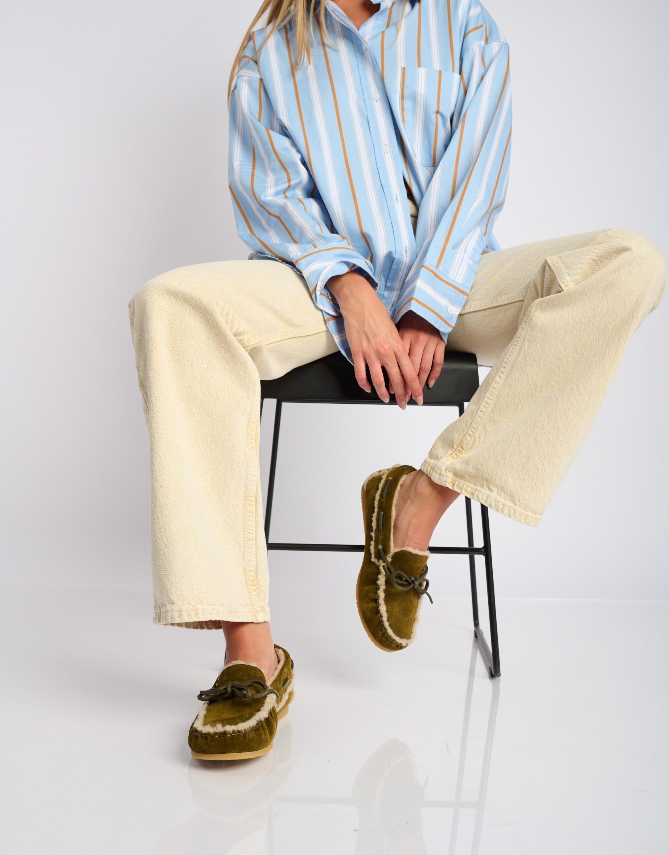 נעלי נשים - Jeffrey Campbell - מוקסינים עם פרווה COMFY - חאקי1