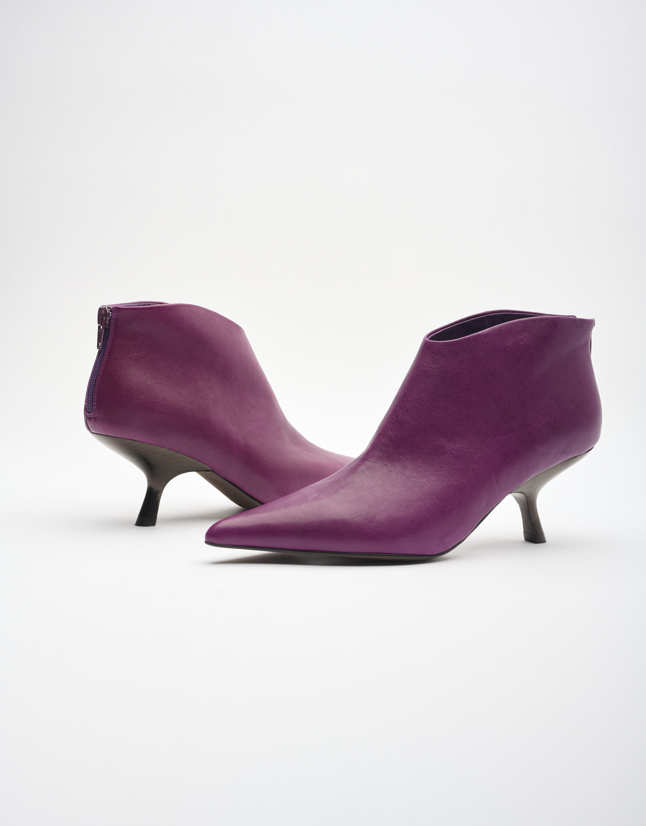 נעלי נשים - Jeffrey Campbell - מגפוני עקב HOOKED - סגול2