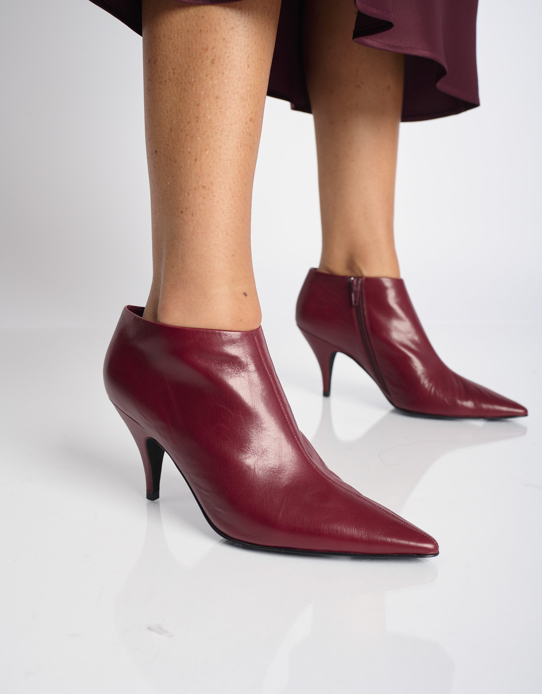 נעלי נשים - Jeffrey Campbell - מגפונים עם עקב LAVERNA - בורדו3