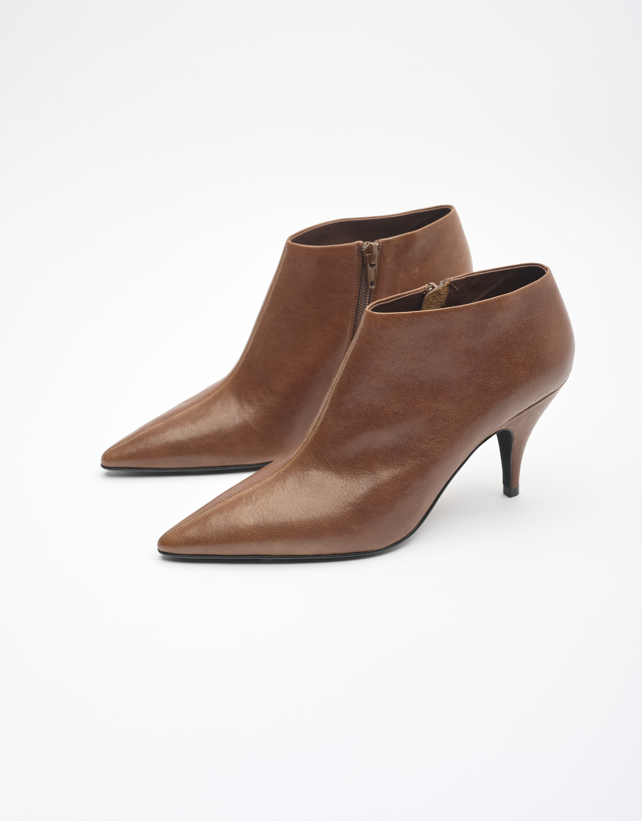 נעלי נשים - Jeffrey Campbell - מגפונים עם עקב LAVERNA - חום4