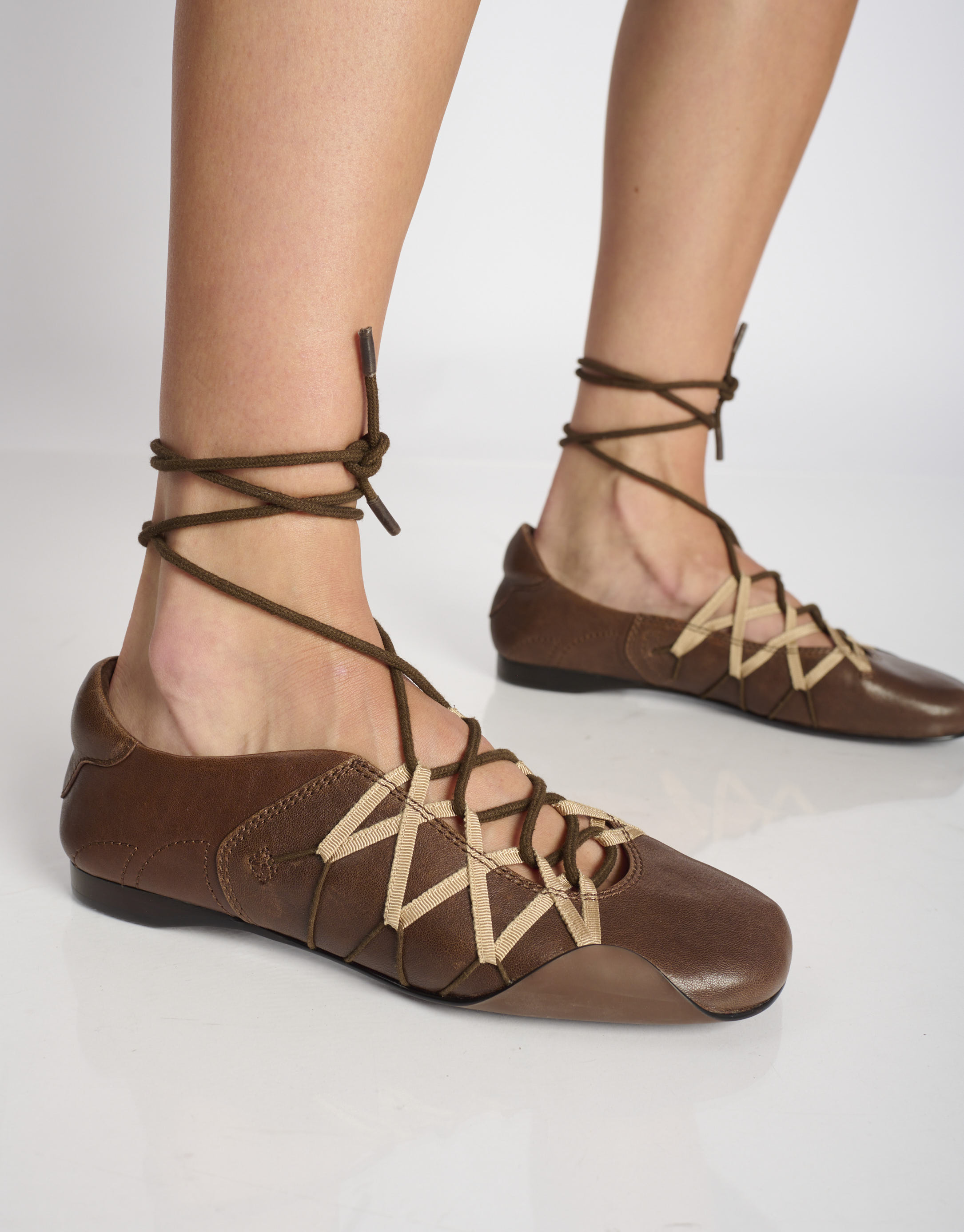 נעלי נשים - Jeffrey Campbell - נעליים שטוחות M-V-P - חום3