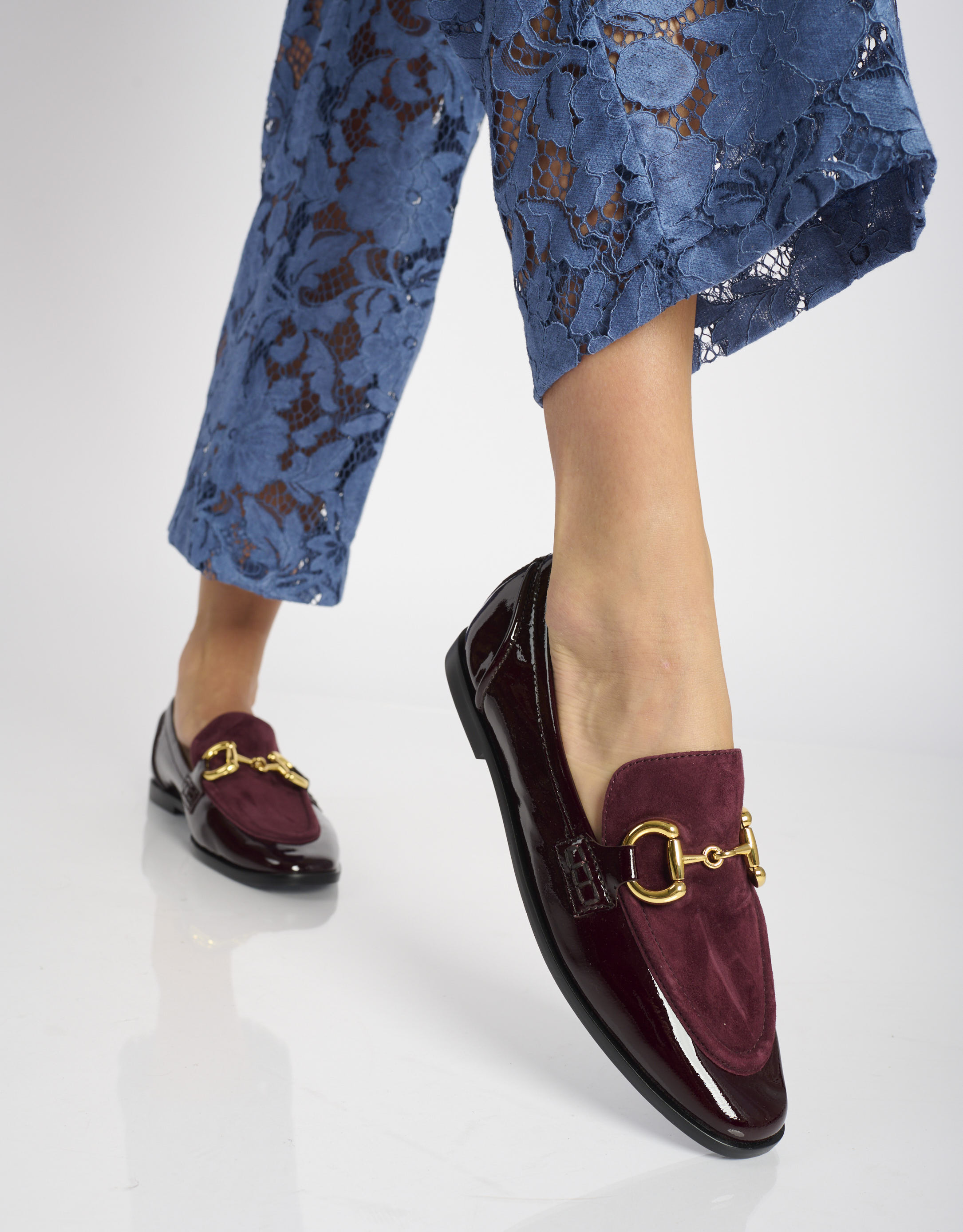 נעלי נשים - Jeffrey Campbell - נעלי מוקסין VELVITEEN - בורדו1