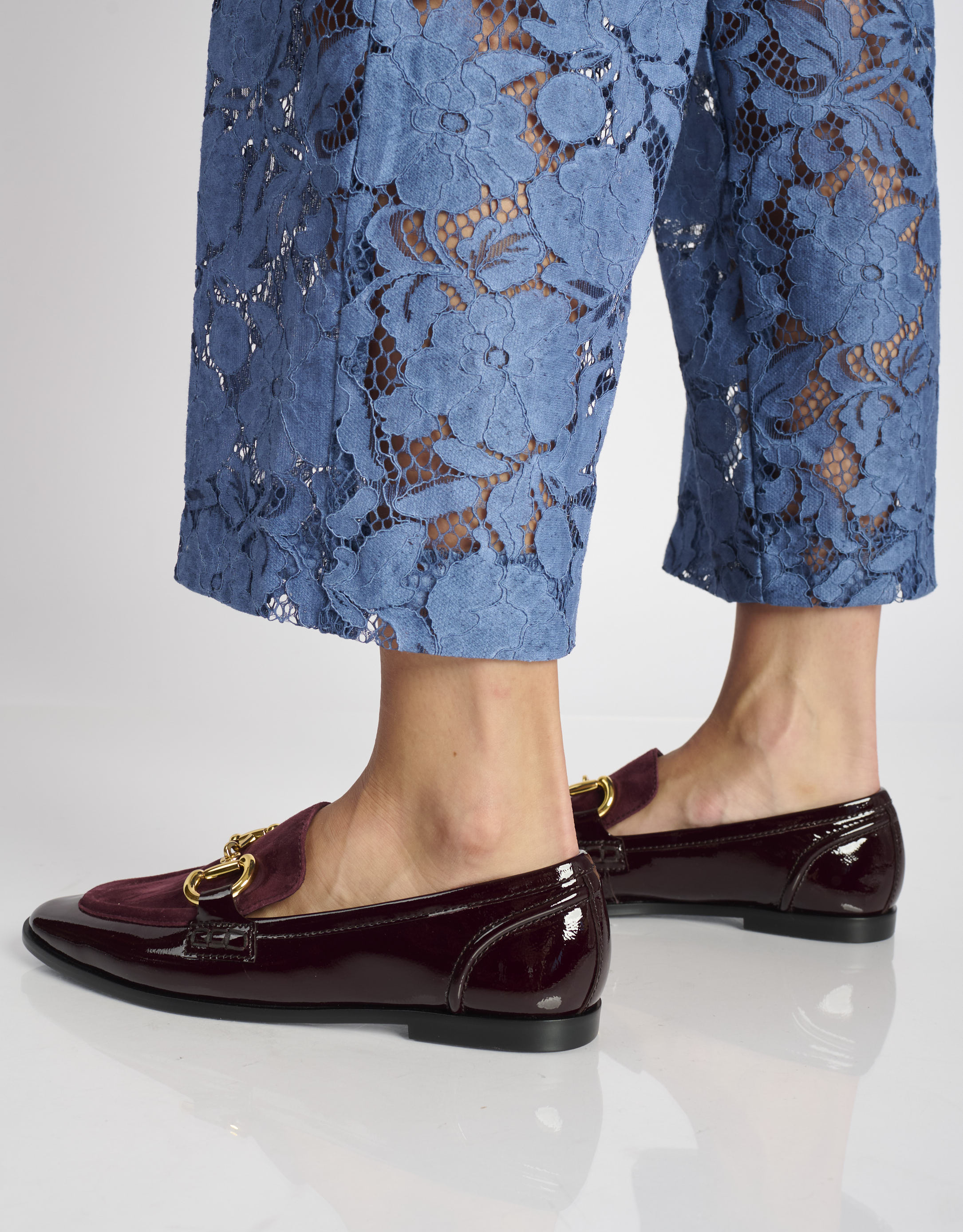 נעלי נשים - Jeffrey Campbell - נעלי מוקסין VELVITEEN - בורדו4
