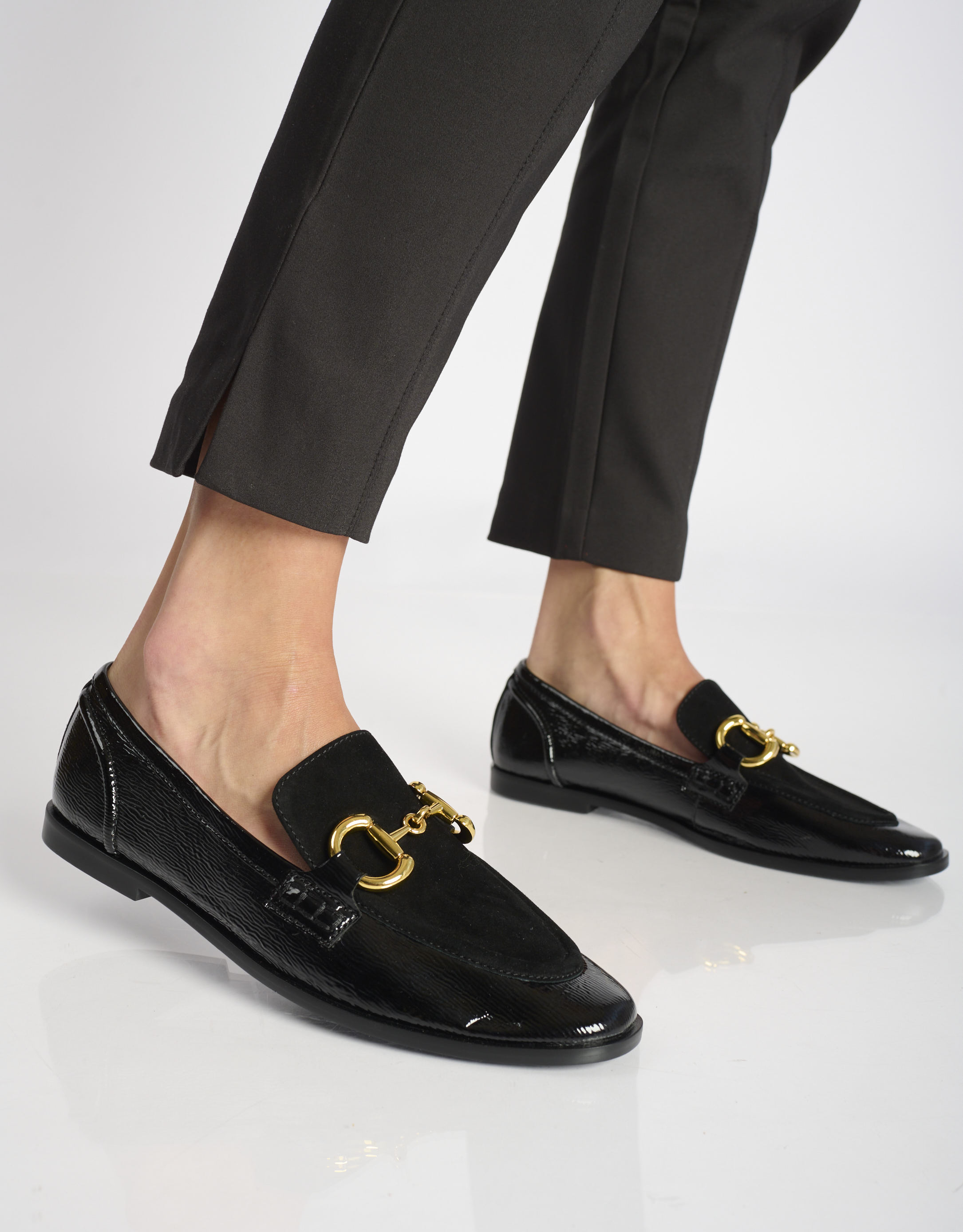 נעלי נשים - Jeffrey Campbell - נעלי מוקסין VELVITEEN - שחור4