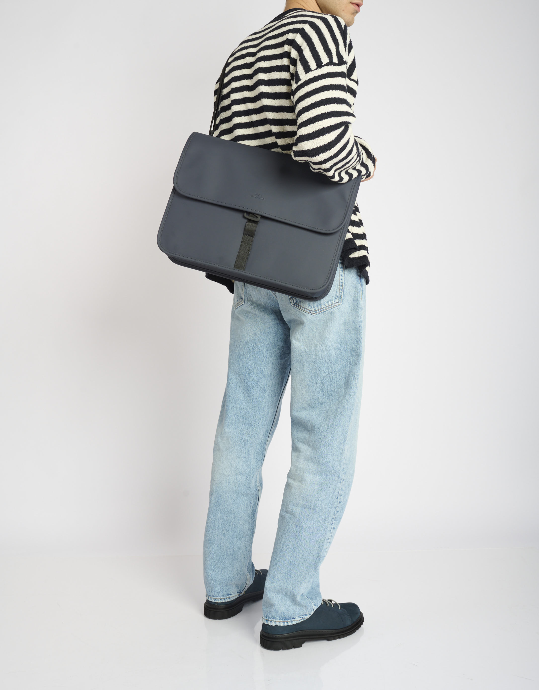 נעלי גברים - Ucon Acrobatics - תיק צד KATSU - כחול1