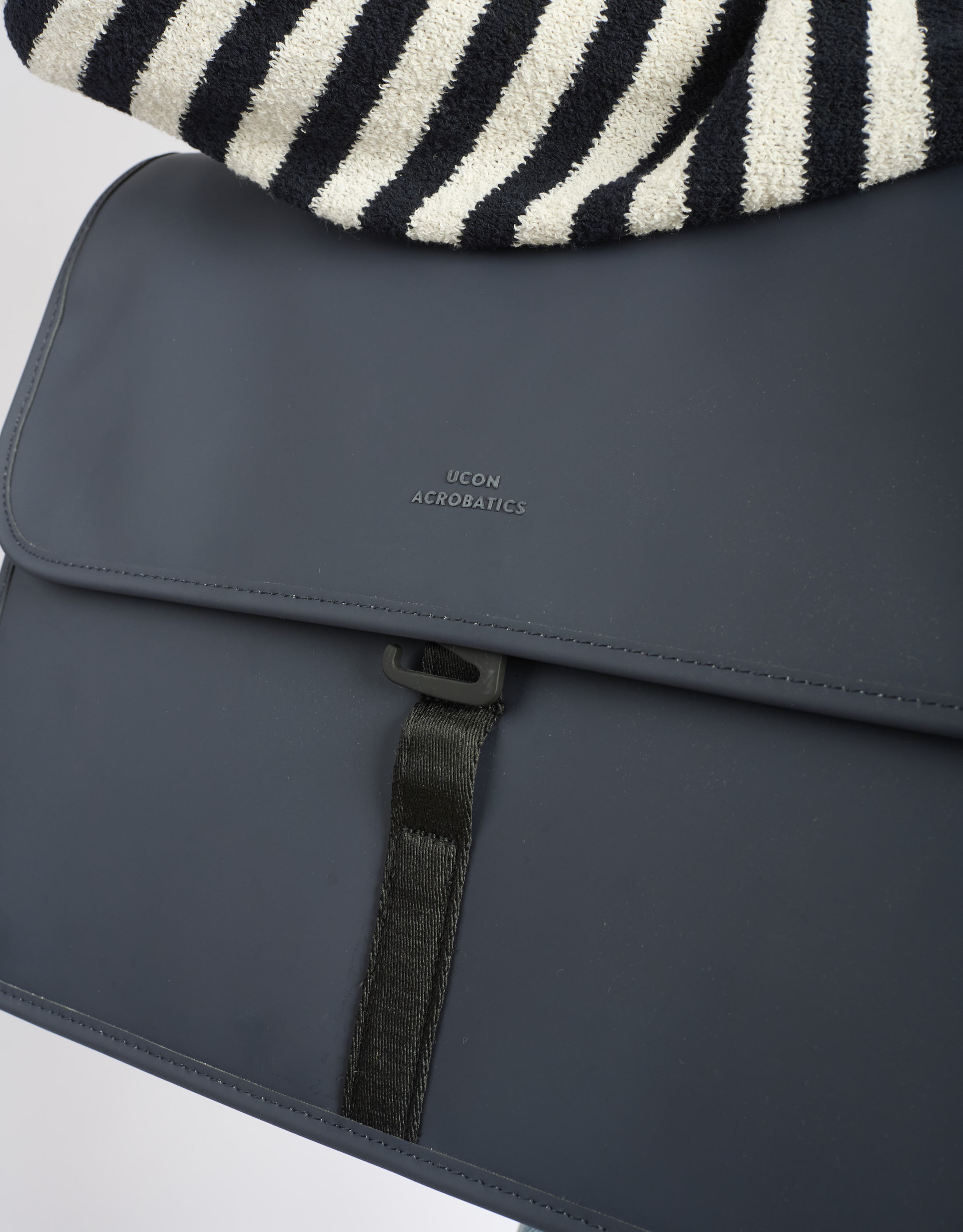 נעלי גברים - Ucon Acrobatics - תיק צד KATSU - כחול3
