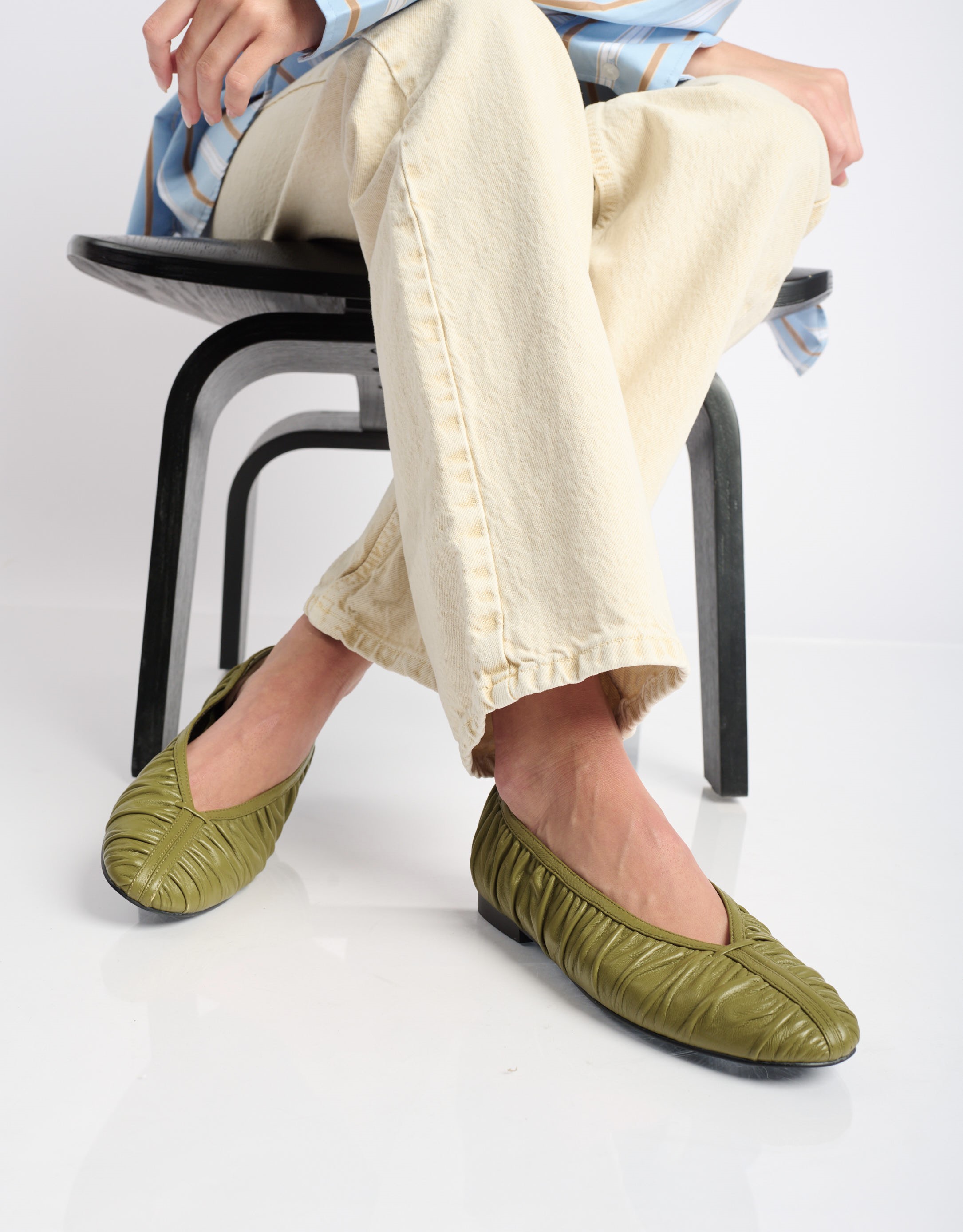 נעלי נשים - Bibi lou - נעלי סירה שטוחות RIGEL - חאקי1