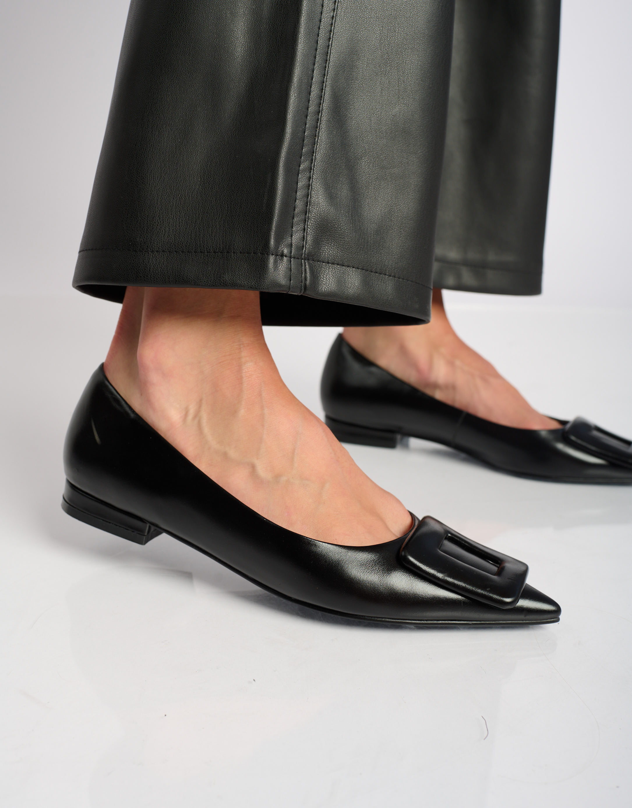 נעלי נשים - Bibi lou - נעלי סירה שטוחות BONNIE - שחור3