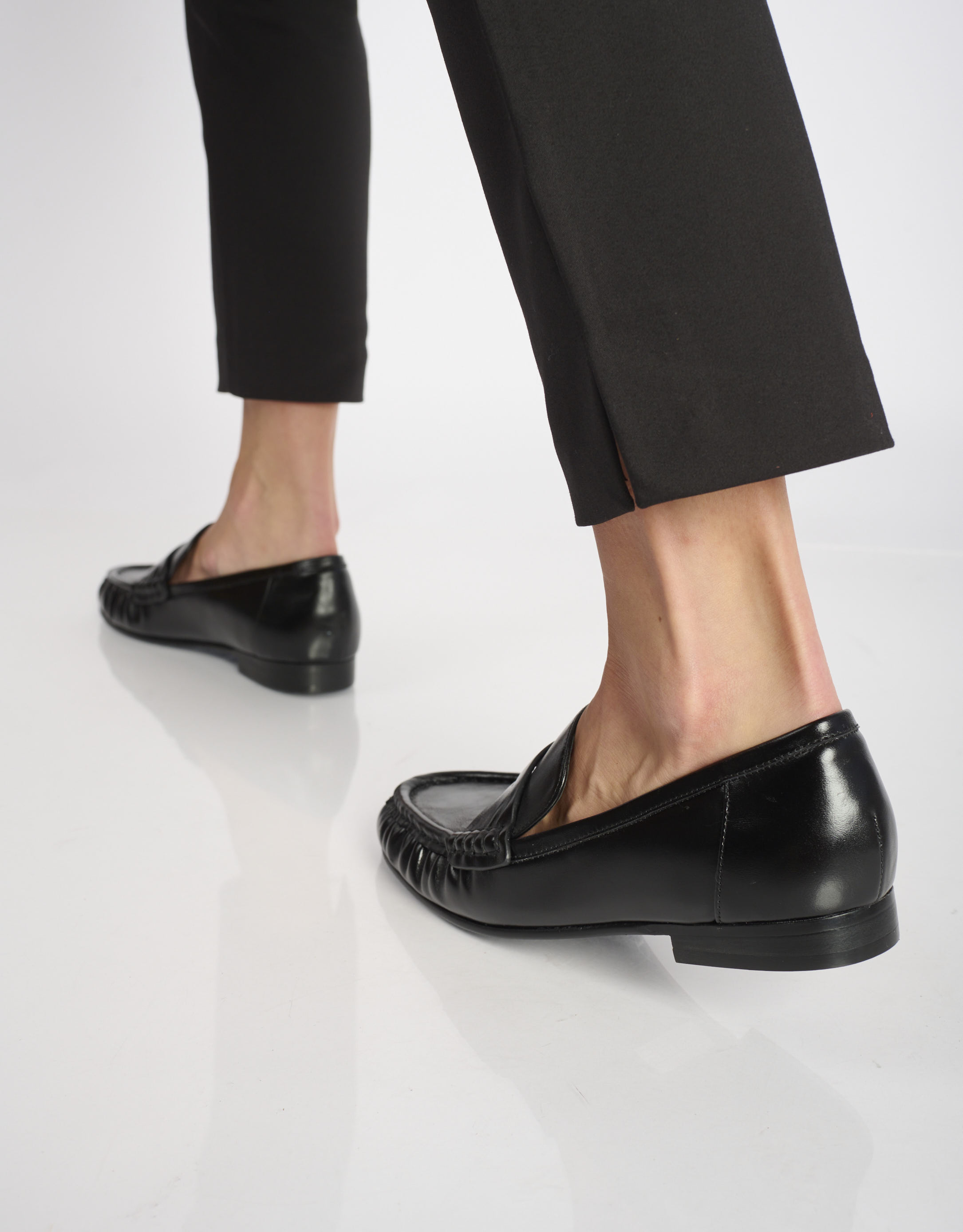 נעלי נשים - Bibi lou - נעלי מוקסין LYRA - שחור4