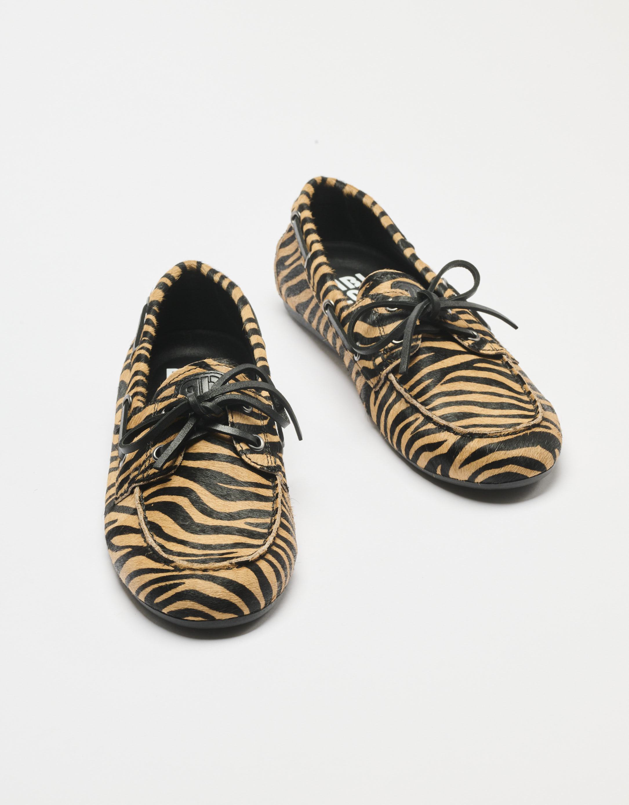 נעלי נשים - Bibi lou - נעלי מוקסין עם הדפס TANA - זברה4