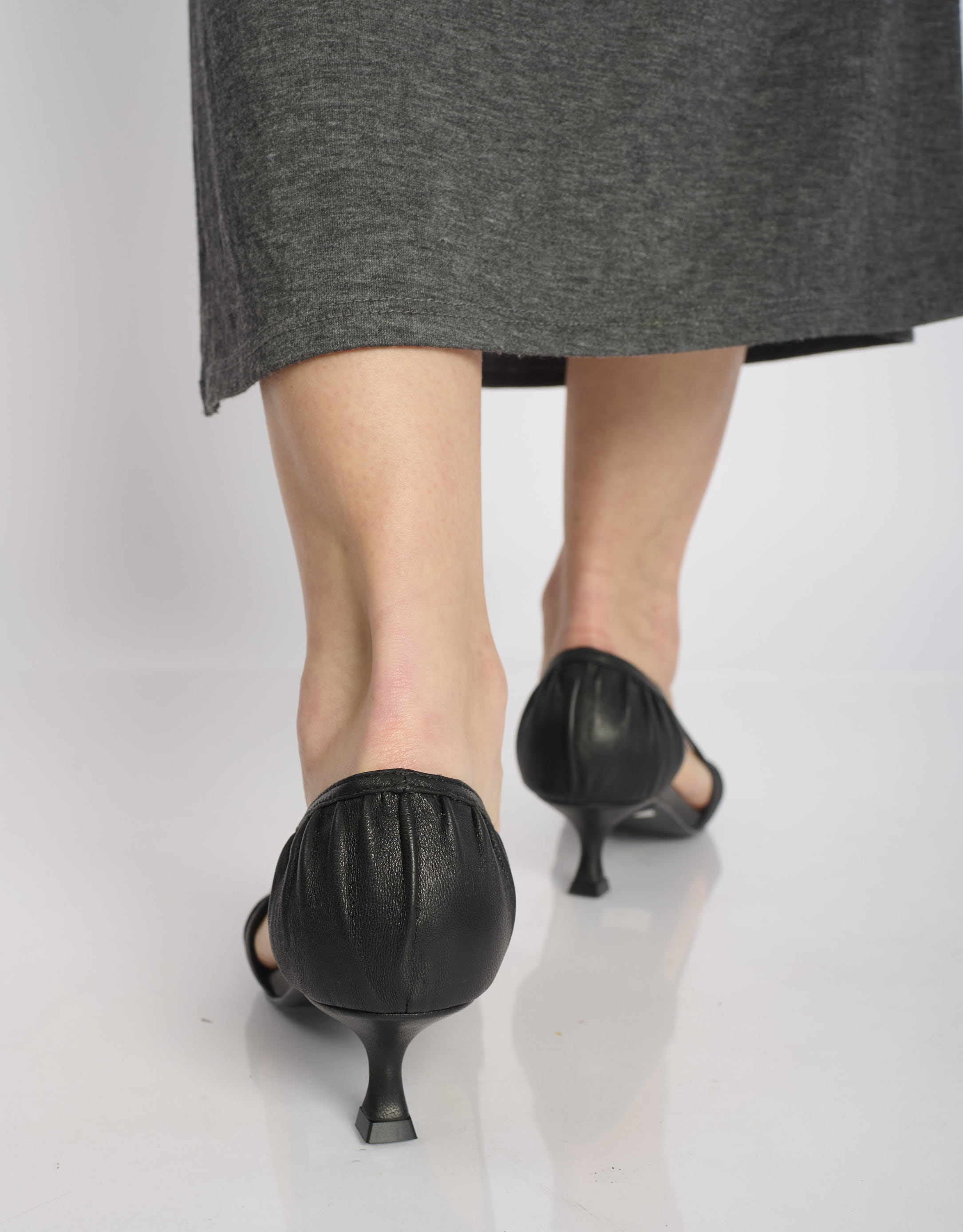 נעלי נשים - Bibi lou - נעלי סירה עם עקב RIGEL - שחור4