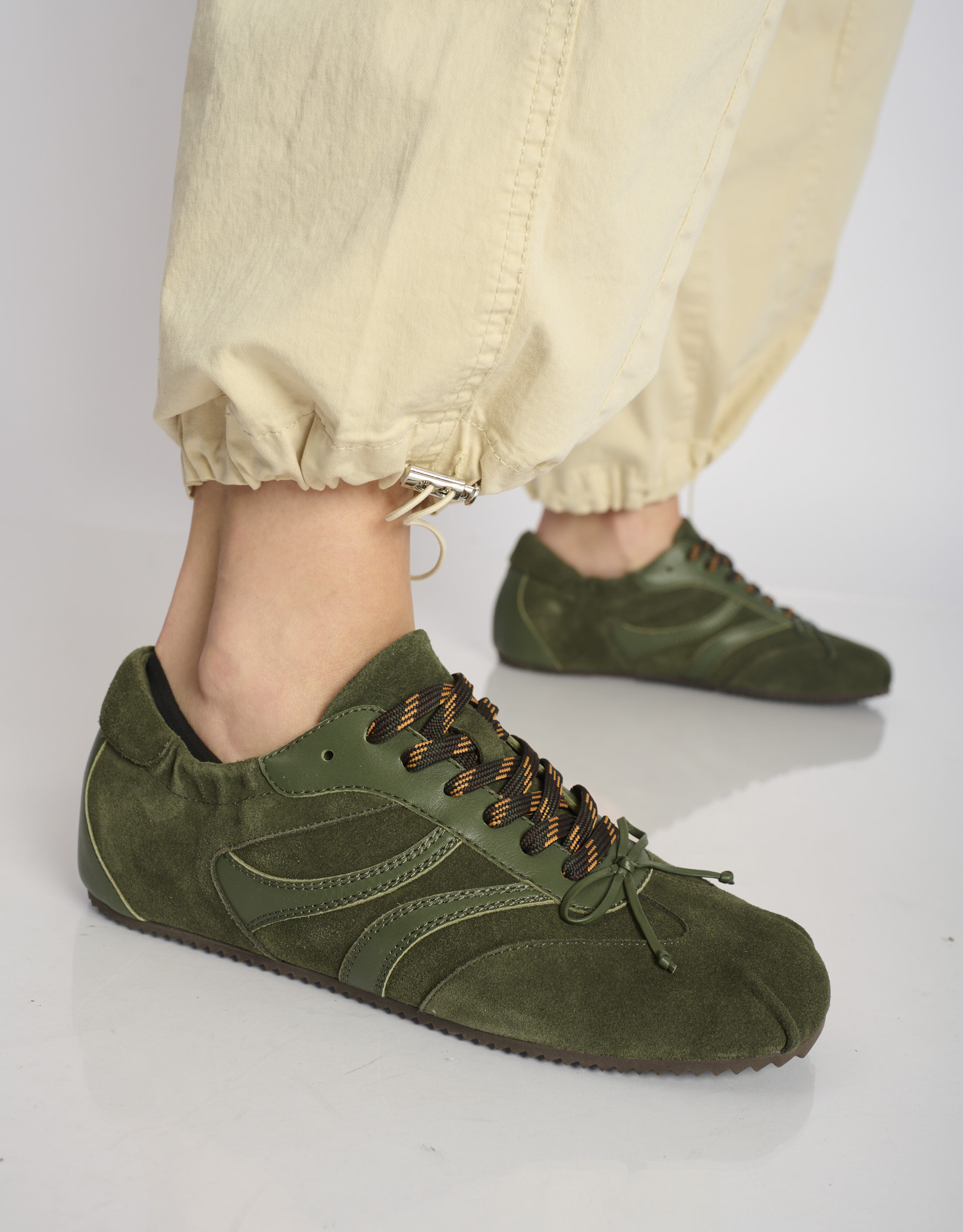 נעלי נשים - Bibi lou - סניקרס MIZAR - חאקי2