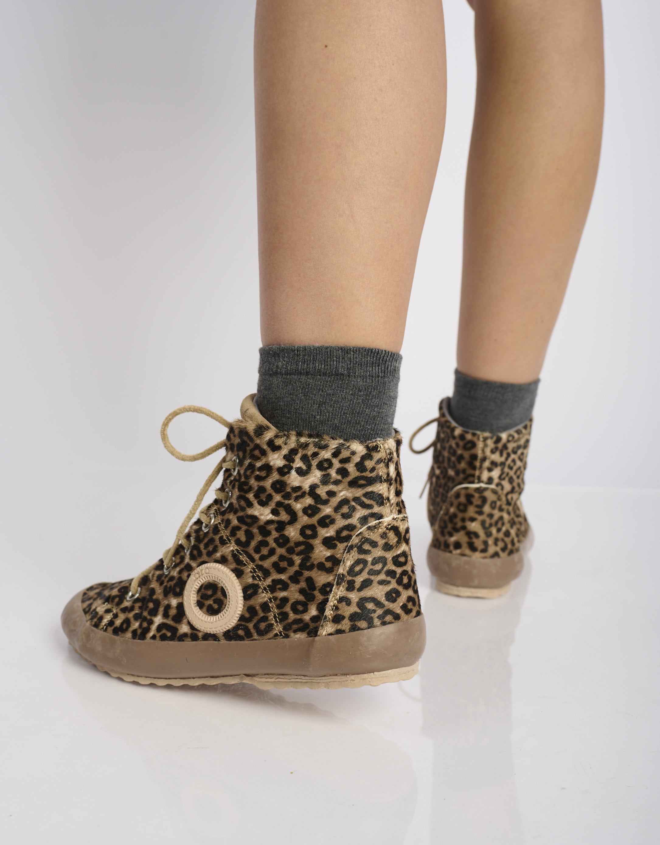 נעלי נשים - Aro - סניקרס זמש עם הדפס WEN - נמר4