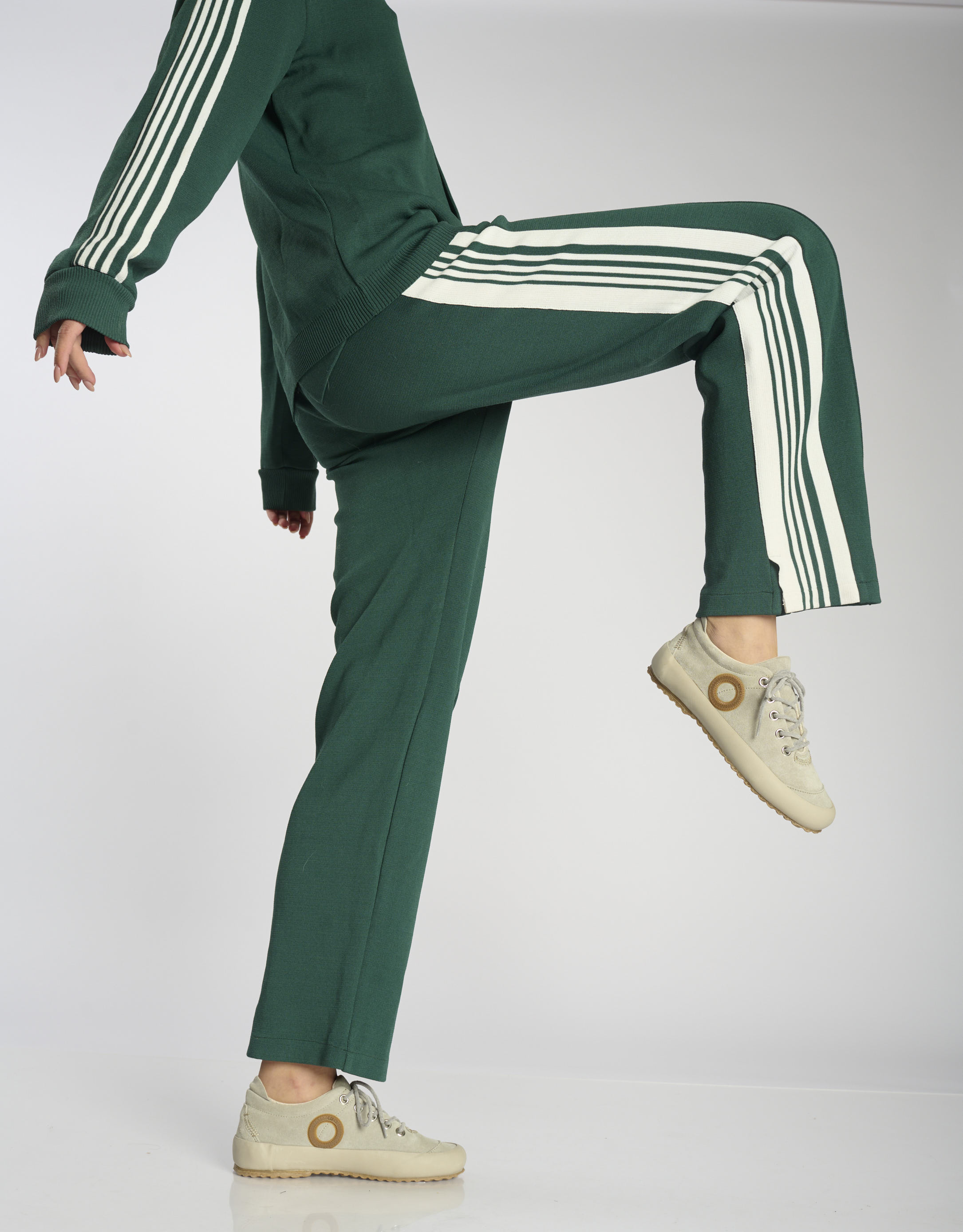 נעלי נשים - Aro - סניקרס זמש WEN - אפור בהיר1