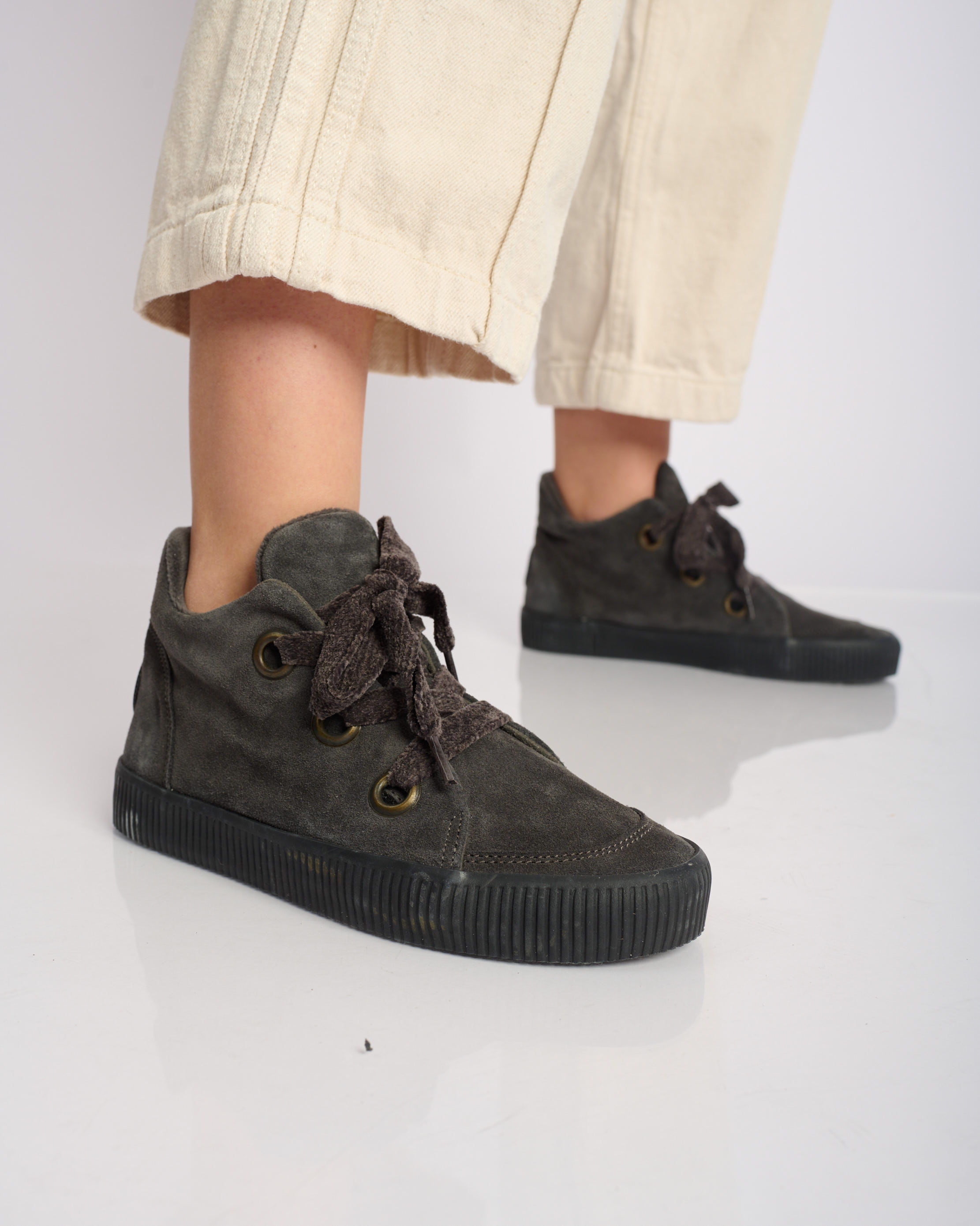 נעלי נשים - Aro - מגפונים עם שרוכים NOELLE - אפור1