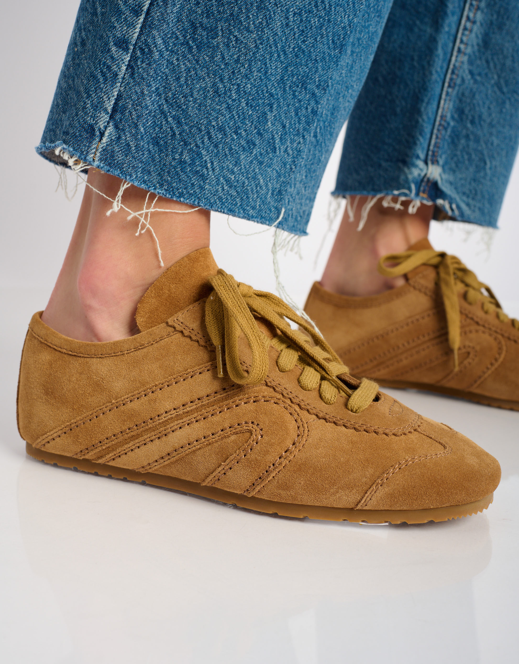 נעלי נשים - Jeffrey Campbell - סניקרס זמש ALETA - קאמל3