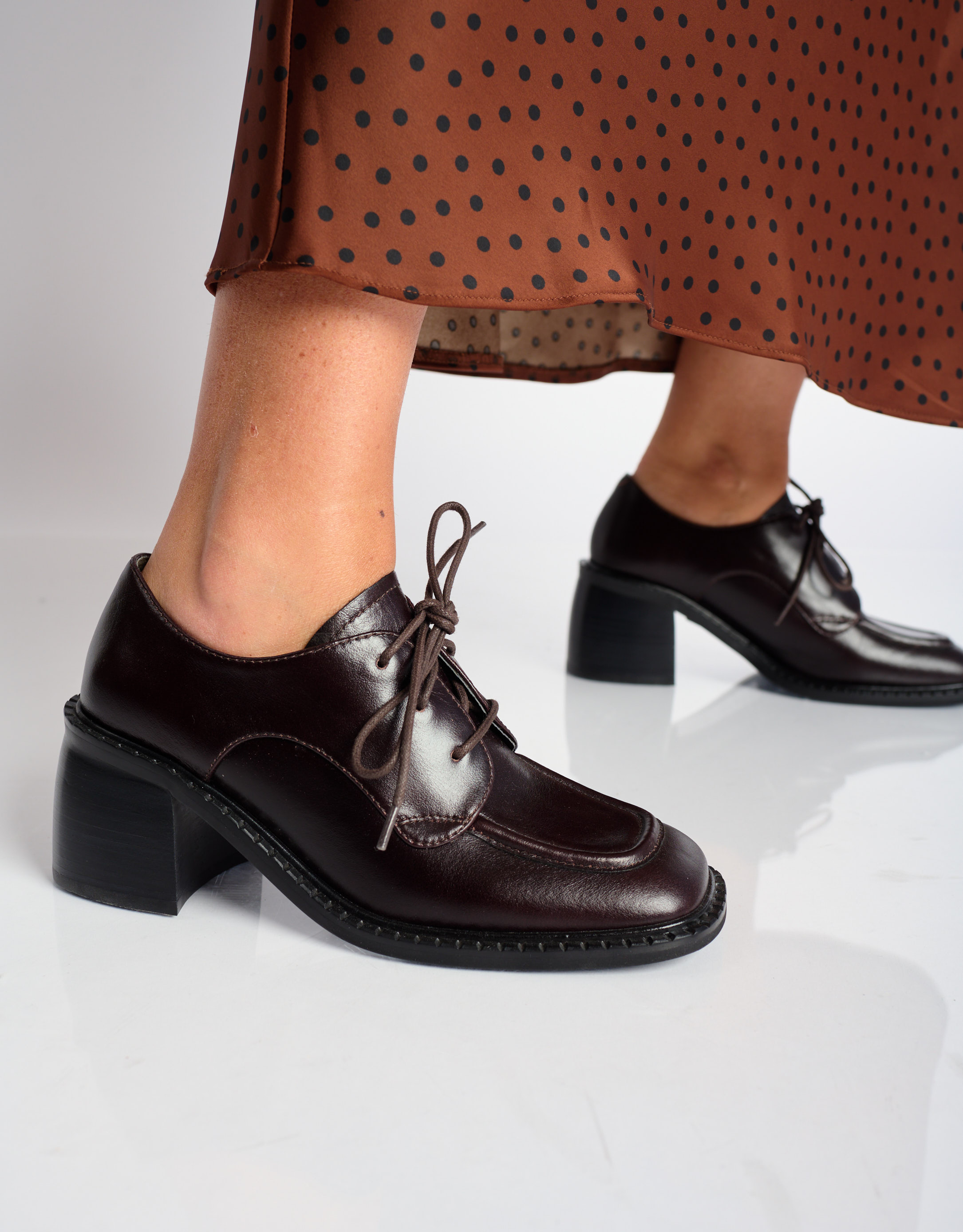 נעלי נשים - Jeffrey Campbell - נעלי עור עם עקב DEMITRI - חום כהה4