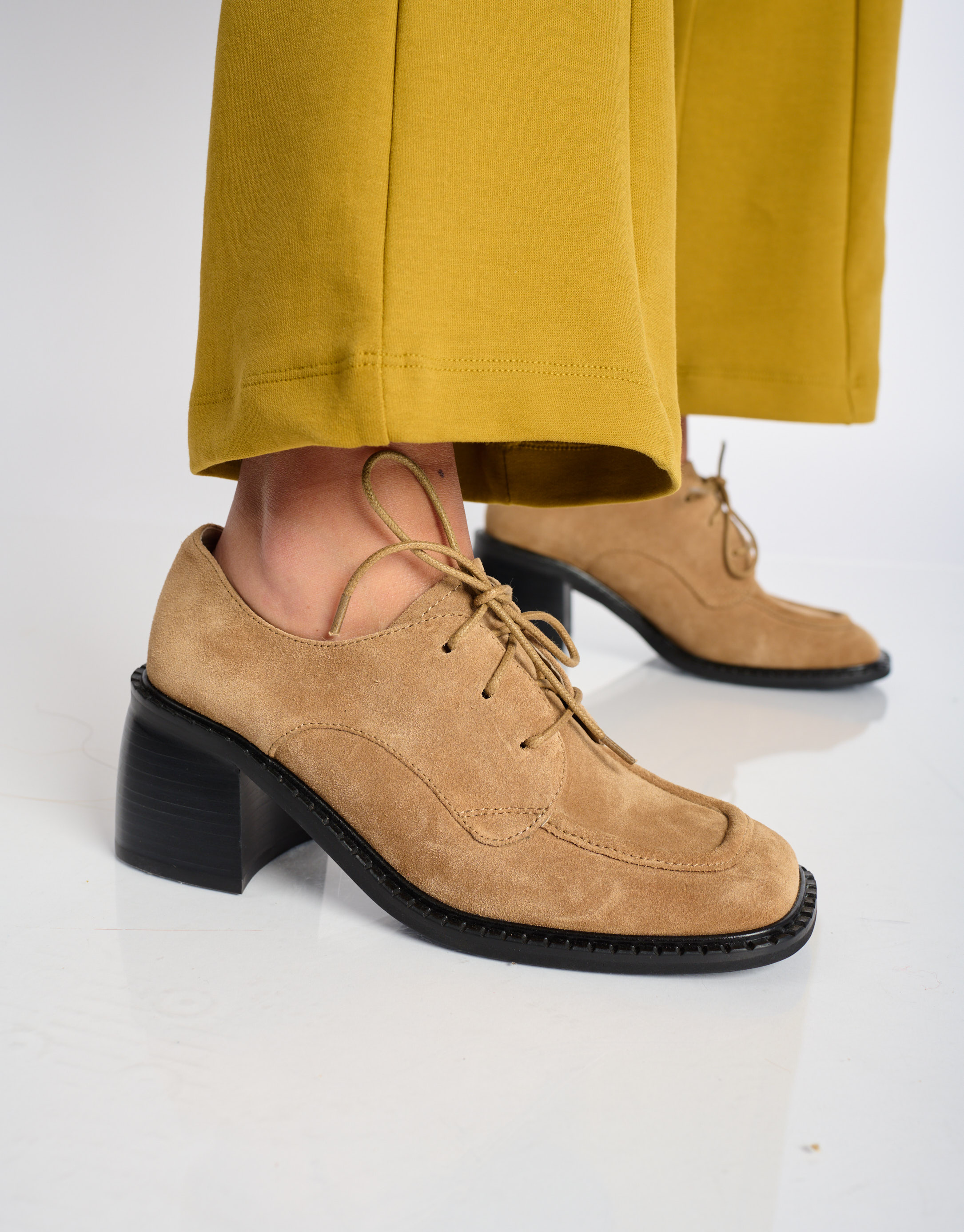 נעלי נשים - Jeffrey Campbell - נעלי זמש עם עקב DEMITRI - חום בהיר3