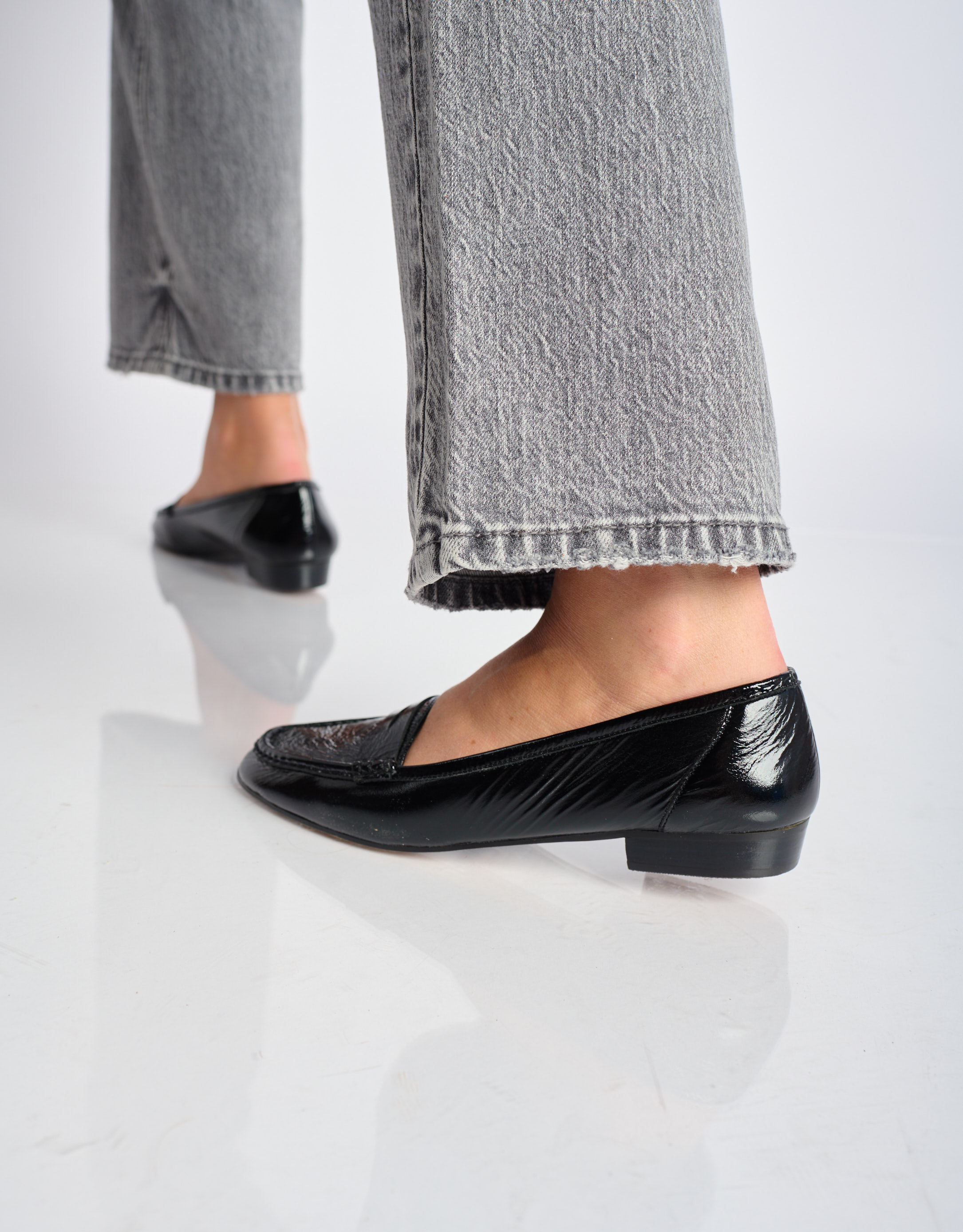 נעלי נשים - Jeffrey Campbell - מוקסינים מעור OLD SOUL - שחור4