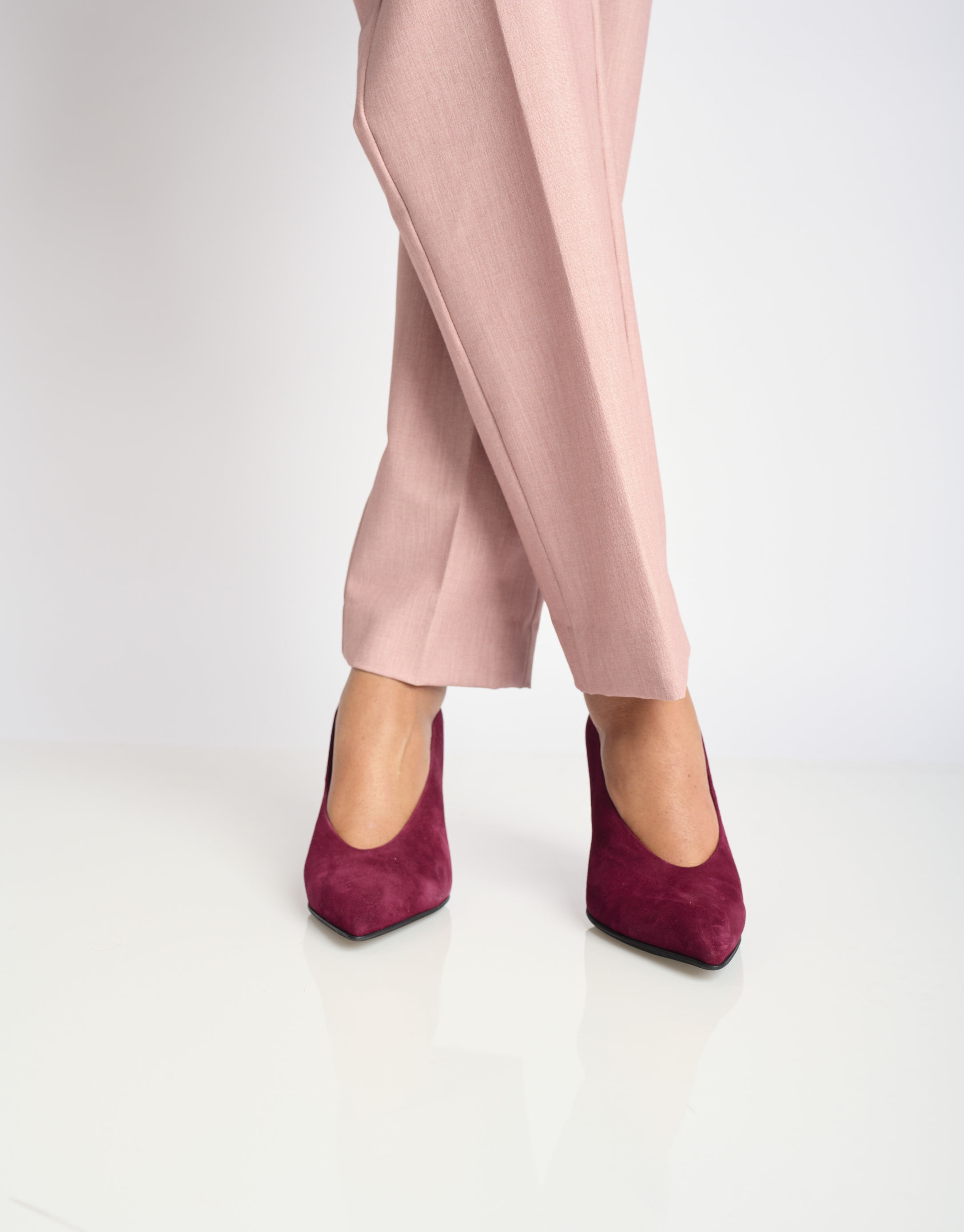 נעלי נשים - Jeffrey Campbell - נעלי סירה עם עקב SPECTRE - בורדו1