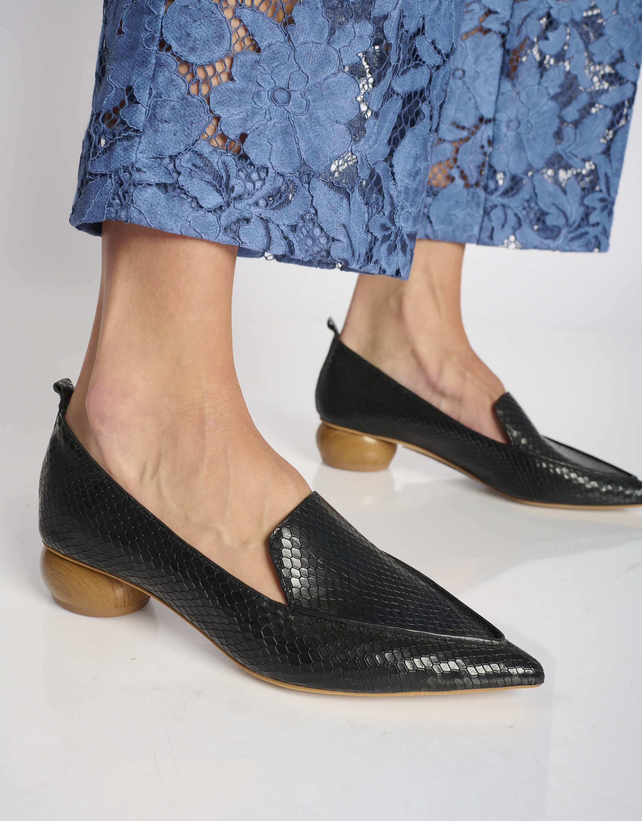 נעלי נשים - Jeffrey Campbell - נעלי סירה VIONA  נחש - שחור3