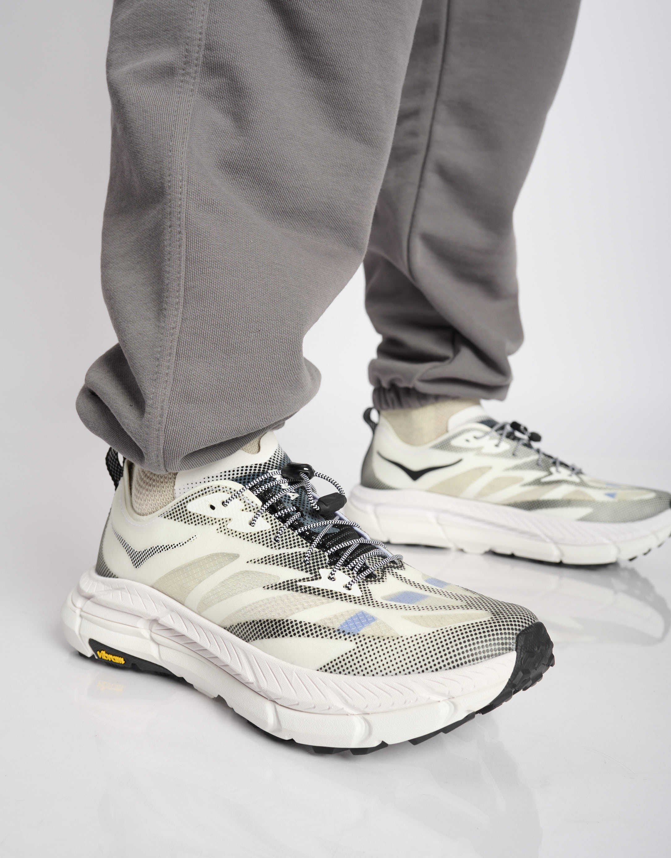 נעלי גברים - Hoka - סניקרס MAFATE SPEED4 LITE - לבן   שחור3