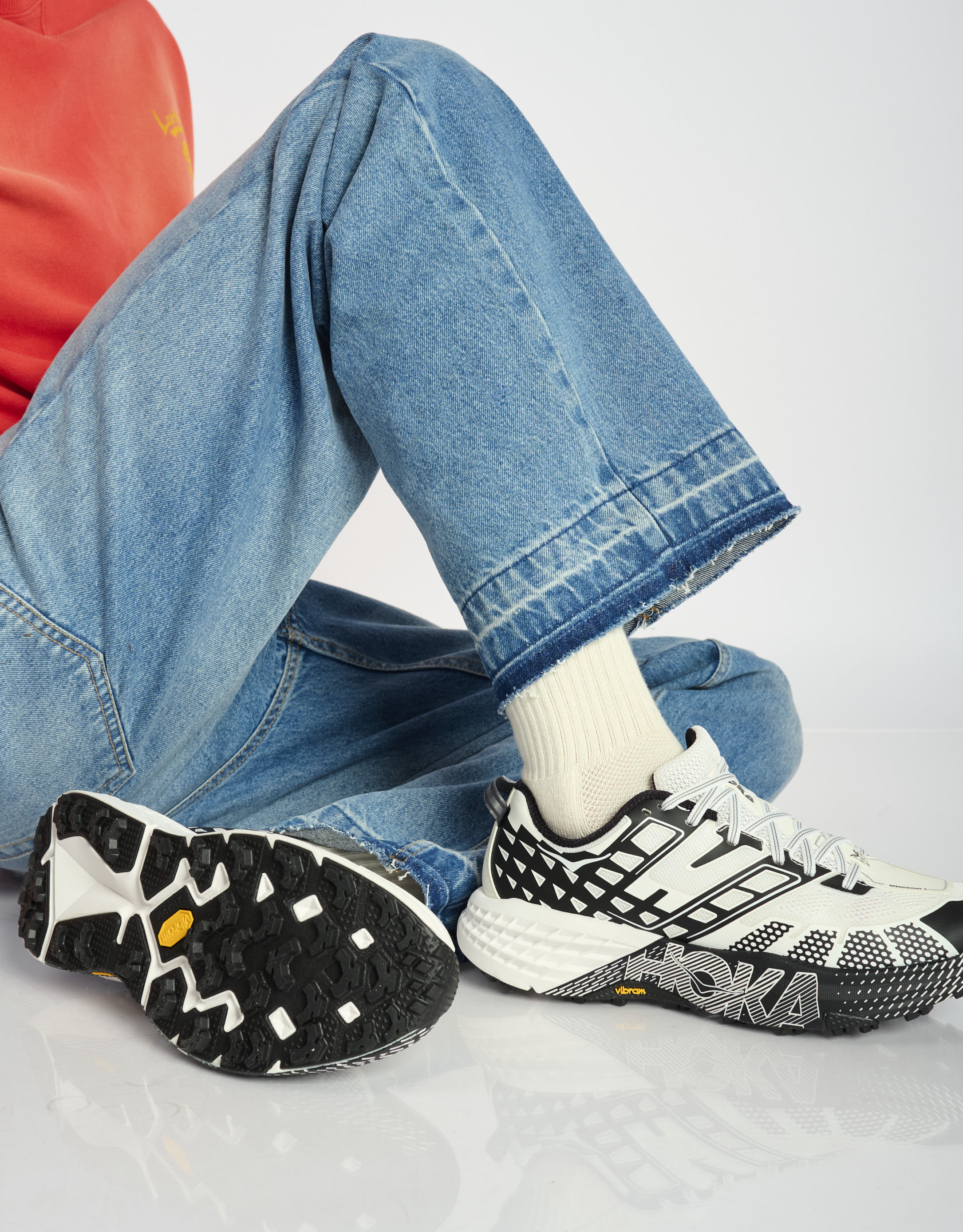 נעלי גברים - Hoka - סניקרס 2 SPEEDGOAT - לבן   שחור3