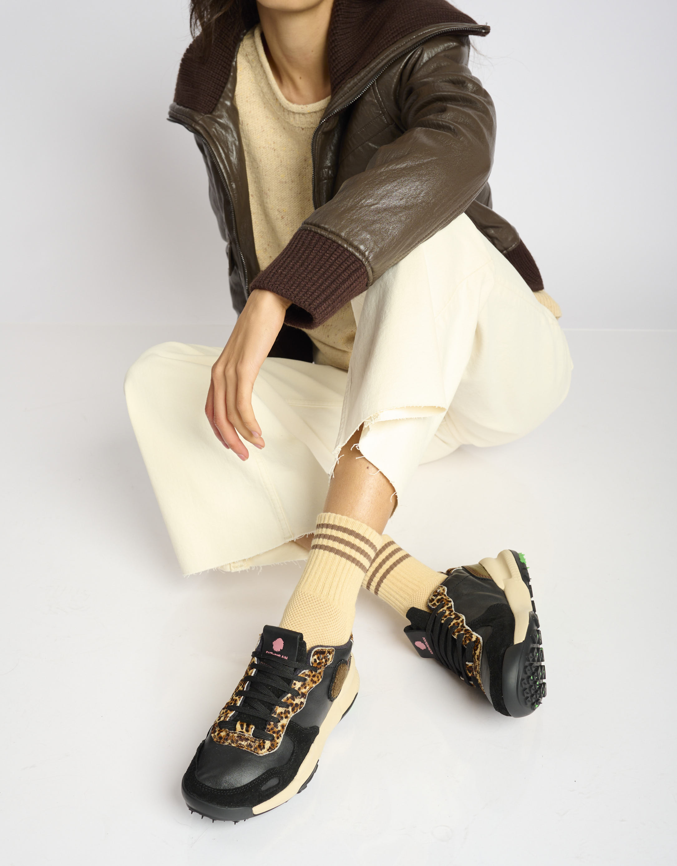 נעלי נשים - Le Bon Shoppe - גרביים GIRLFRIEND - חול3