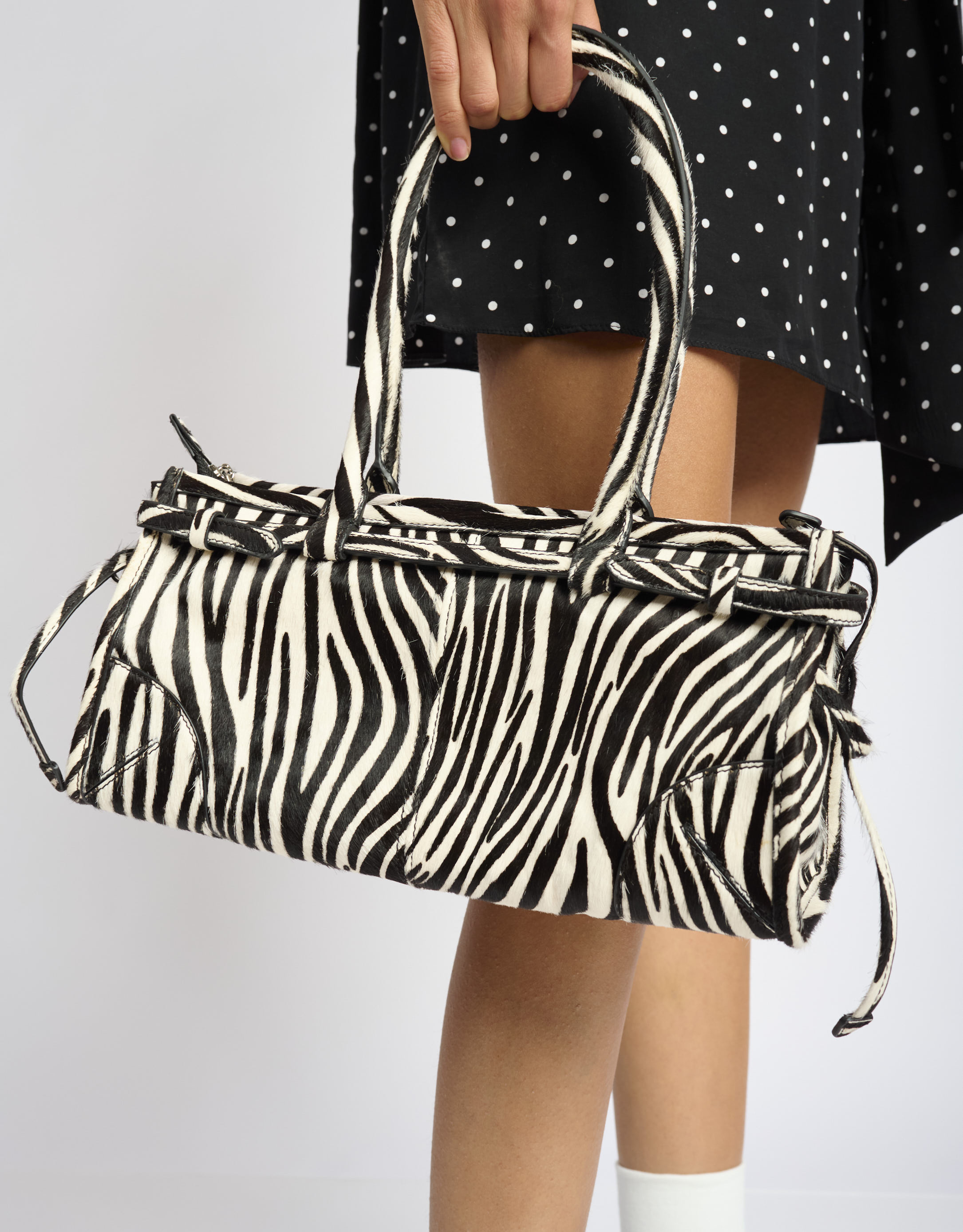 נעלי נשים - Jeffrey Campbell - תיק צד  PESKY - זברה2