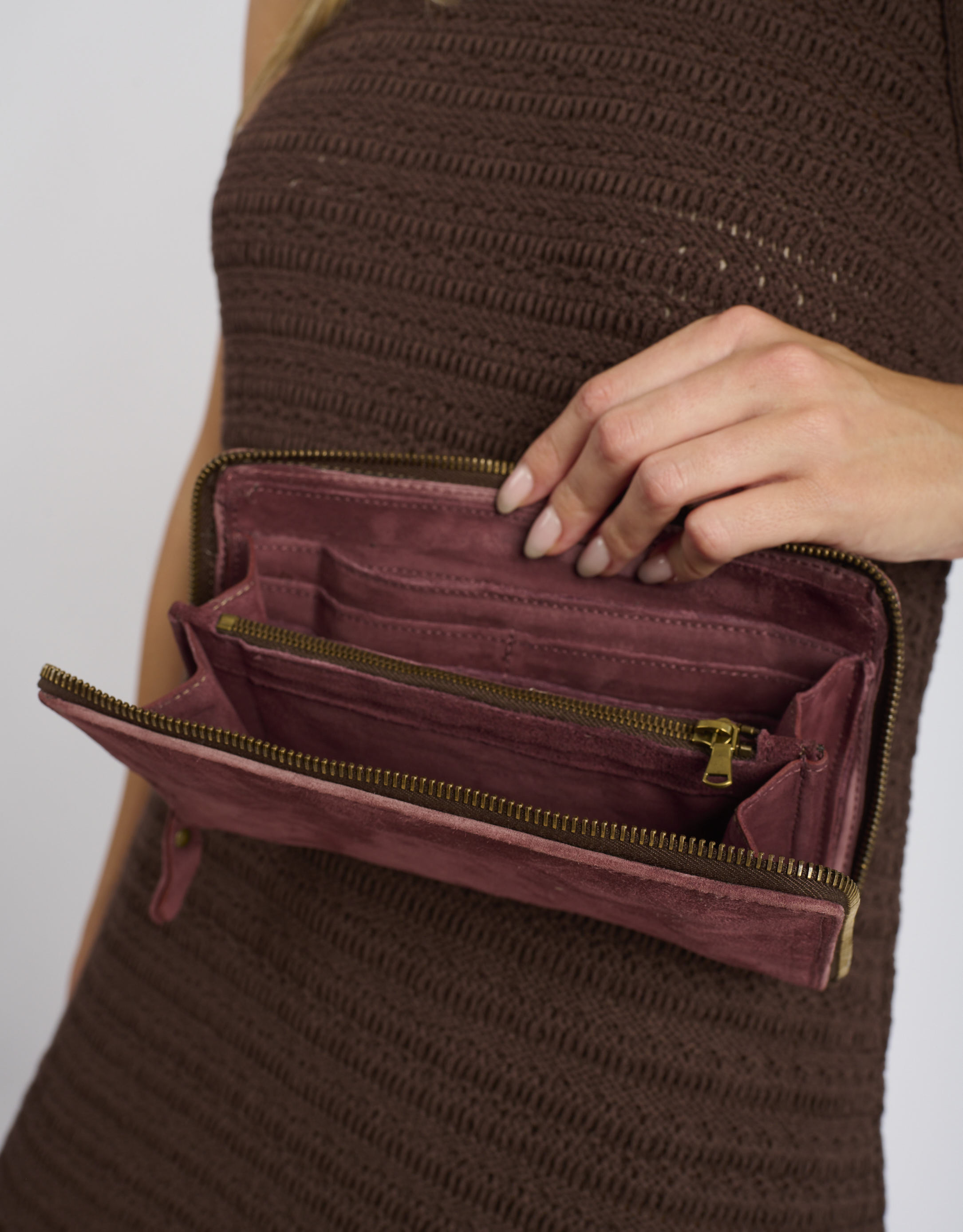 נעלי נשים - A.S. 98 - ארנק זמש מלבני גדול - בורדו3