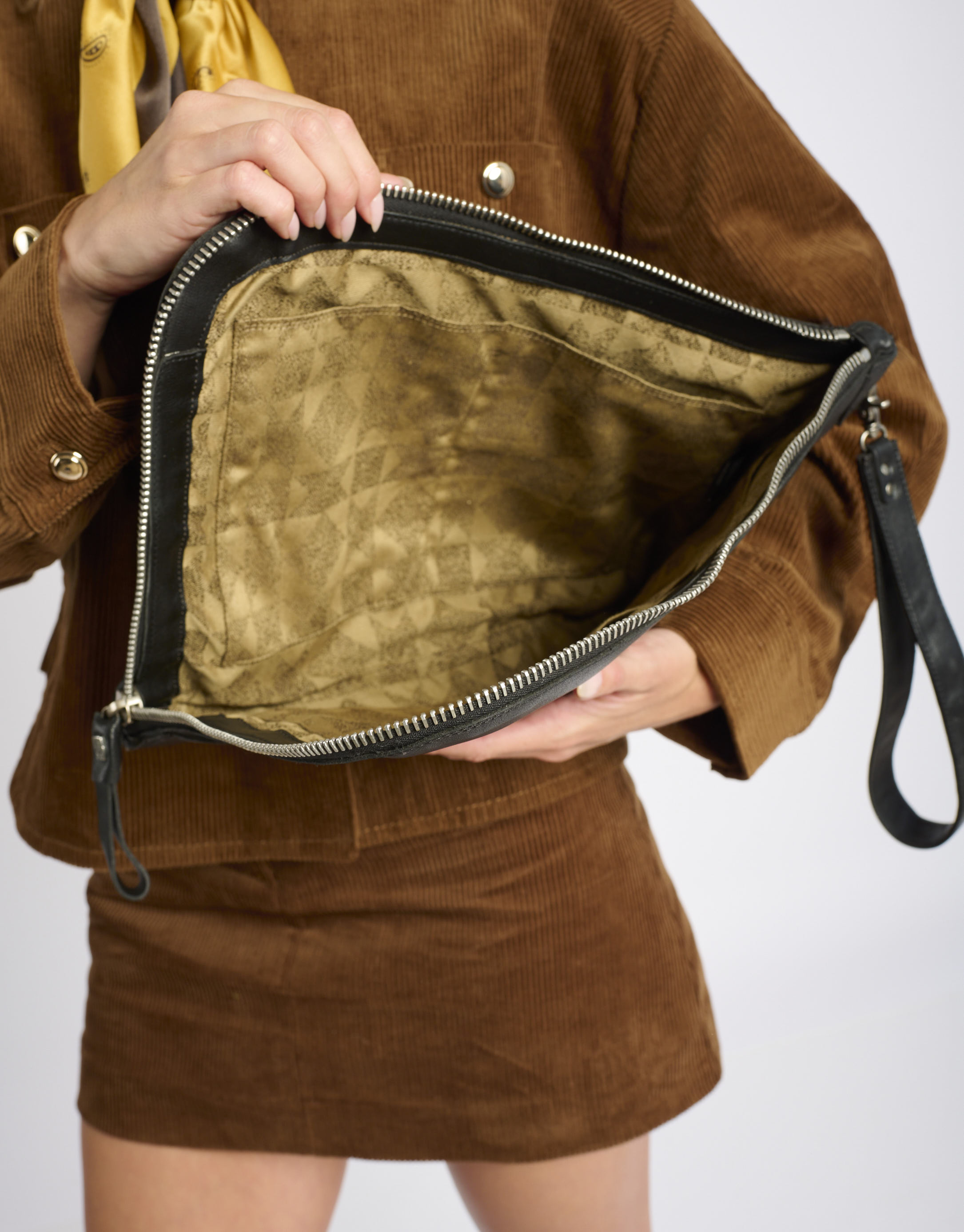 נעלי גברים - A.S. 98 - תיק קלאץ' עם רצועה ROMA - שחור4