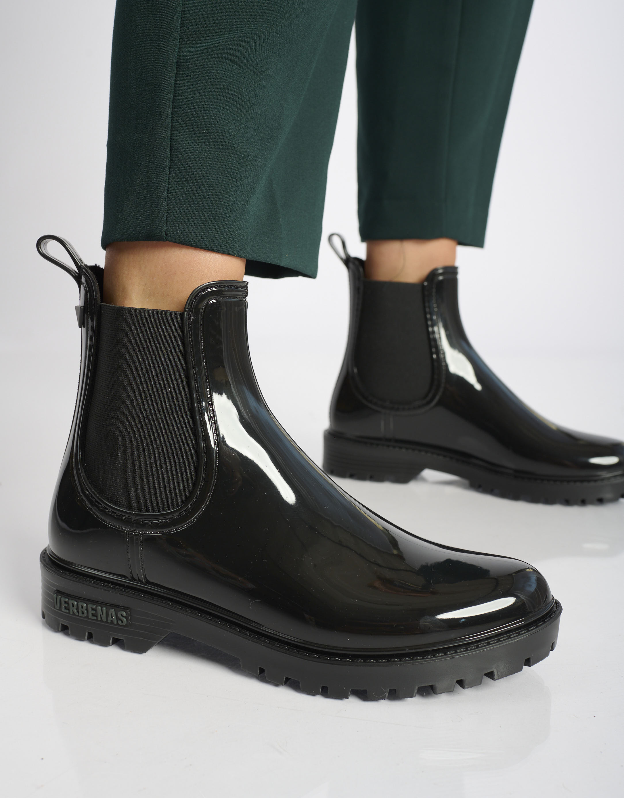 נעלי נשים - Verbenas - מגפוני גומי GAUDI לק - שחור3