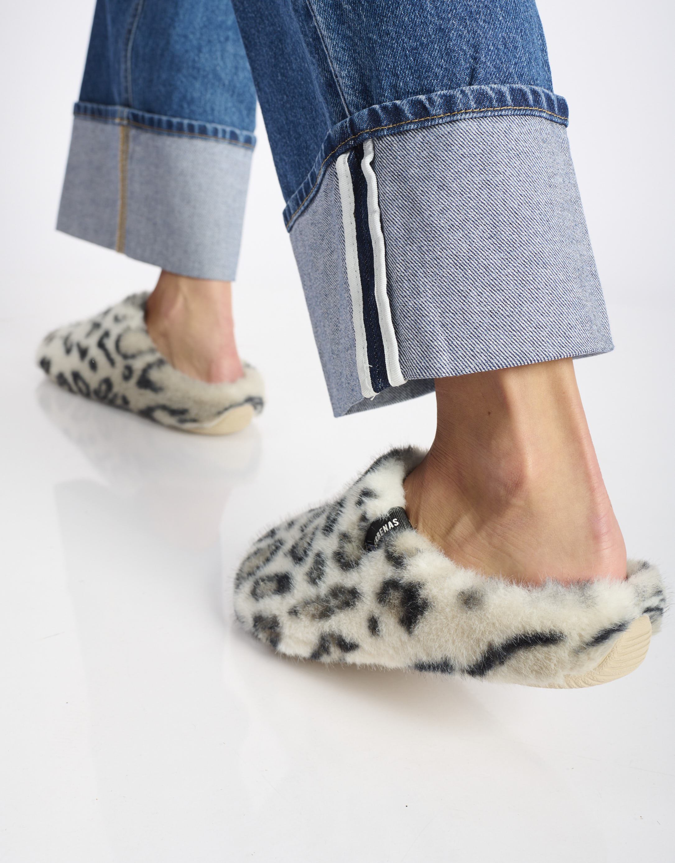 נעלי נשים - Verbenas - נעלי בית מנומרות YORK FUR - אופוויט4