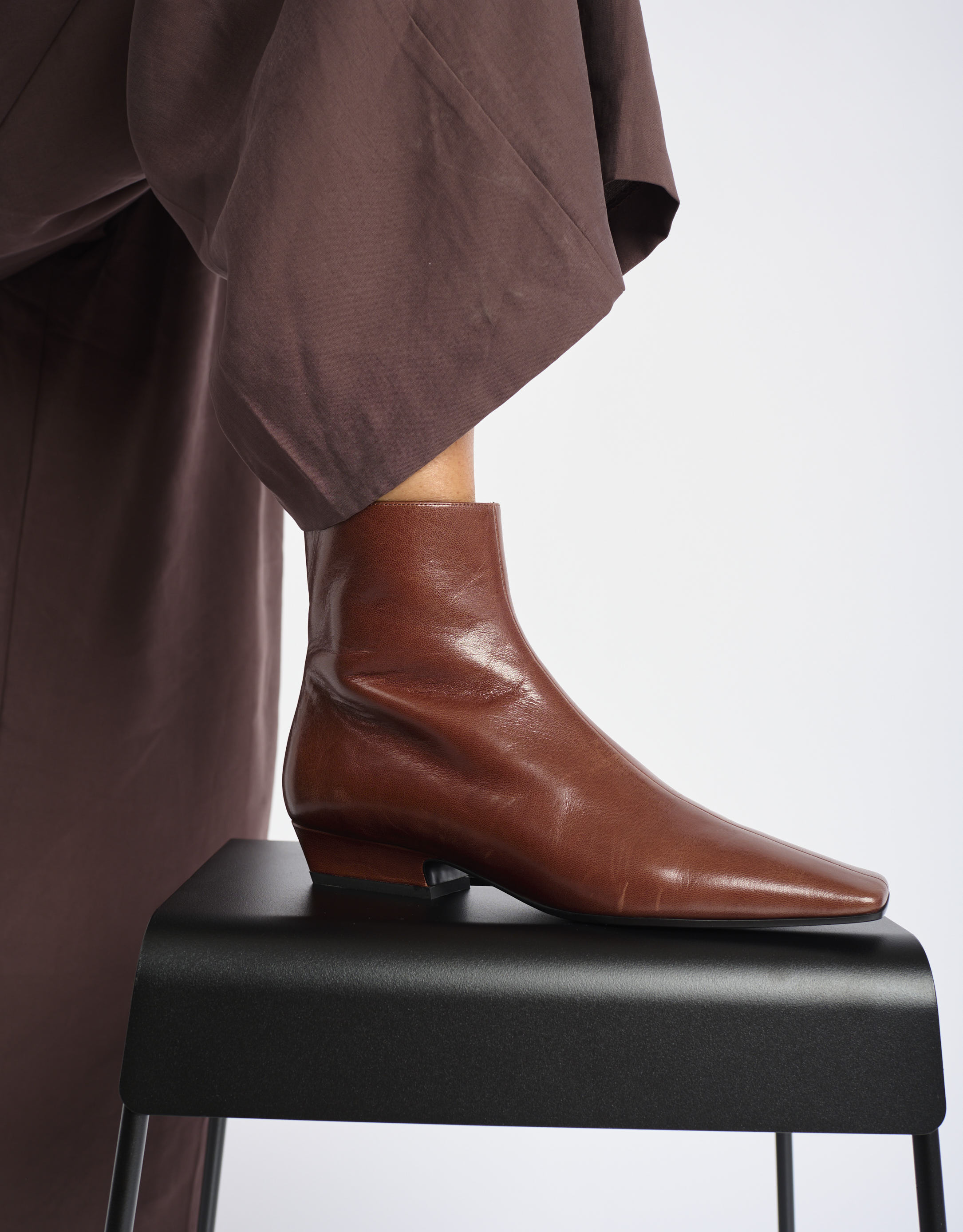 נעלי נשים - Jeffrey Campbell - מגפוני עור ICHABOD - חום2