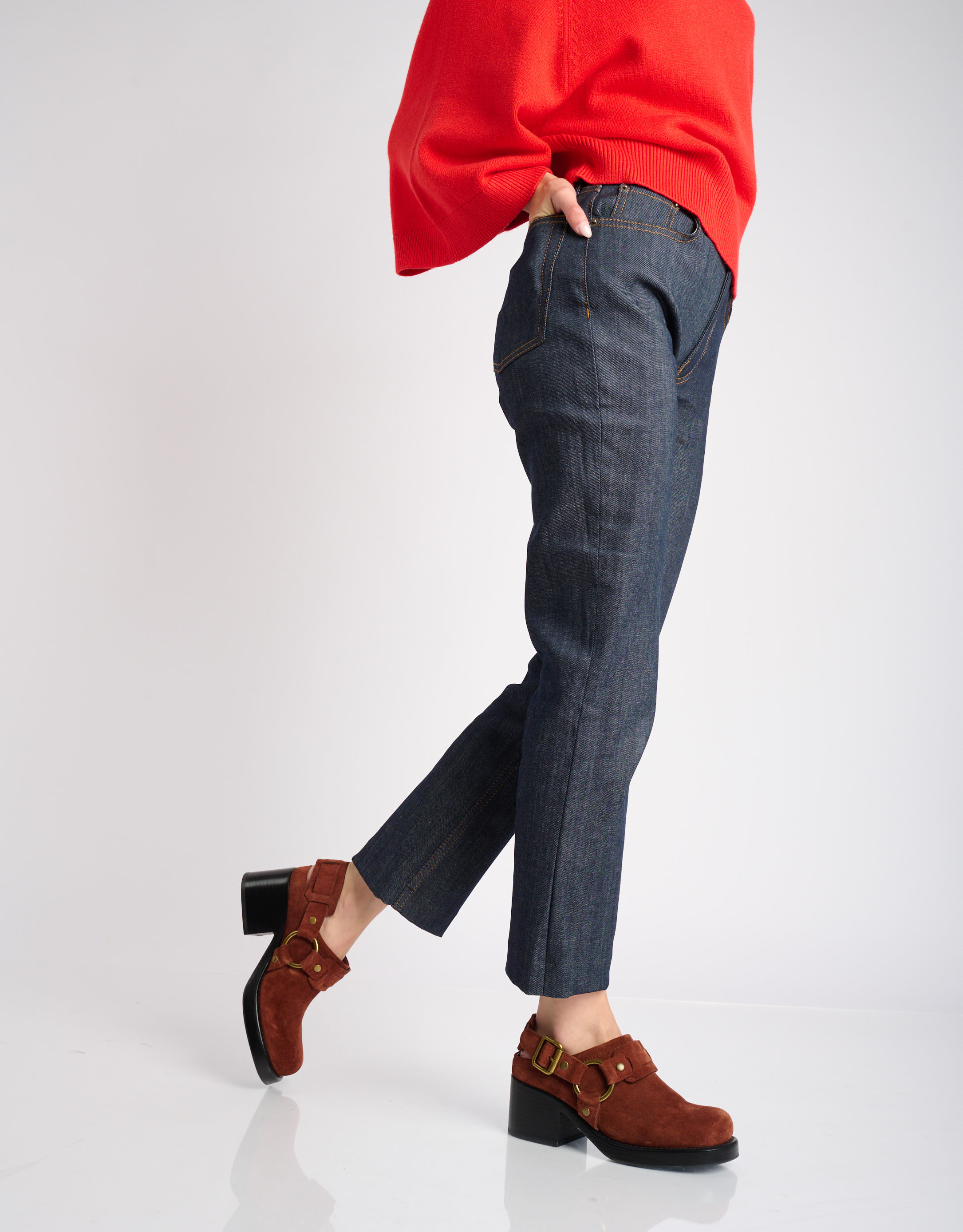 נעלי נשים - Jeffrey Campbell - נעלי זמש REFLECTED - חום2