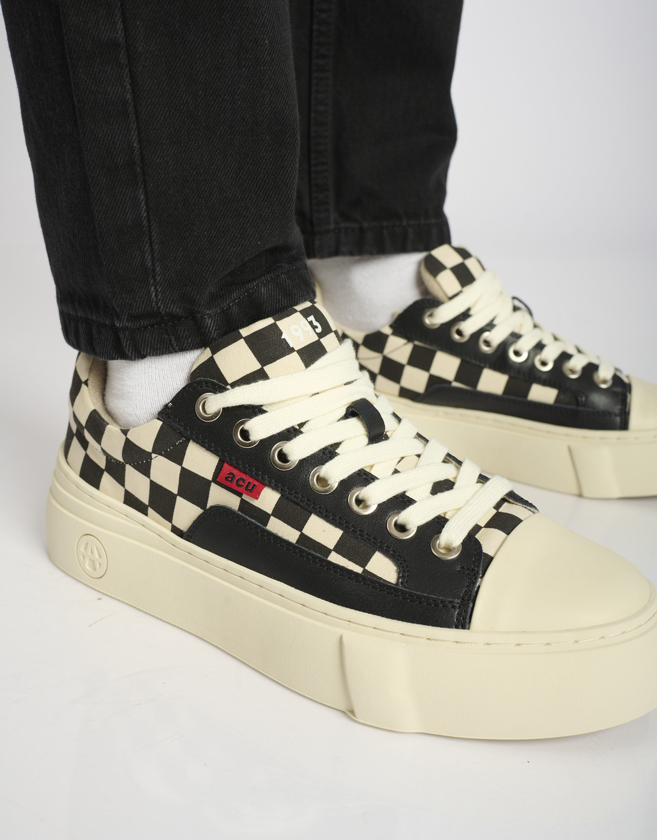 נעלי גברים - Acupuncture - סניקרס דמוי עור AFC - שחור לבן3