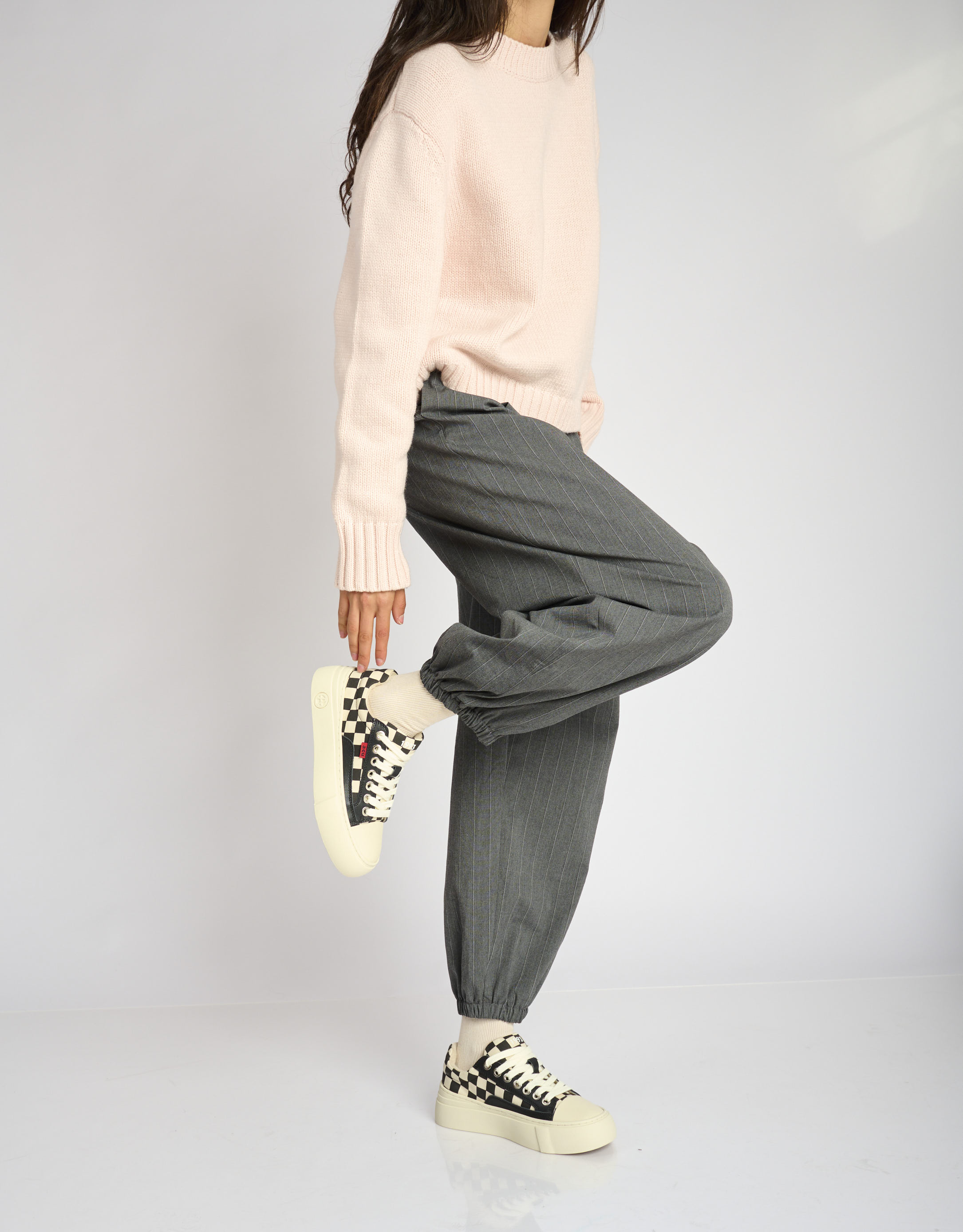 נעלי נשים - Acupuncture - סניקרס דמוי עור AFC - שחור לבן1