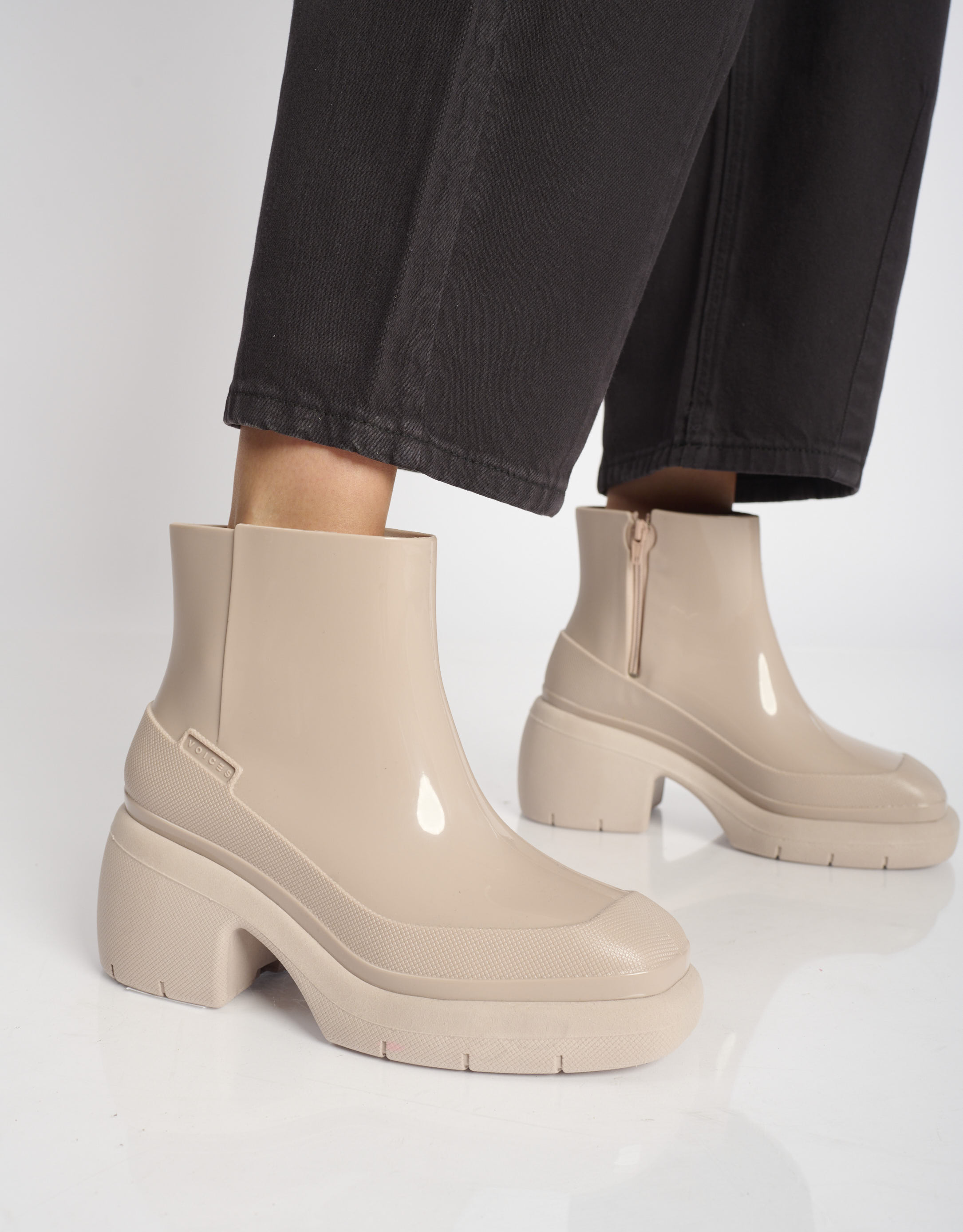 נעלי נשים - Voices - מגפוני גומי STROKE - בז'2