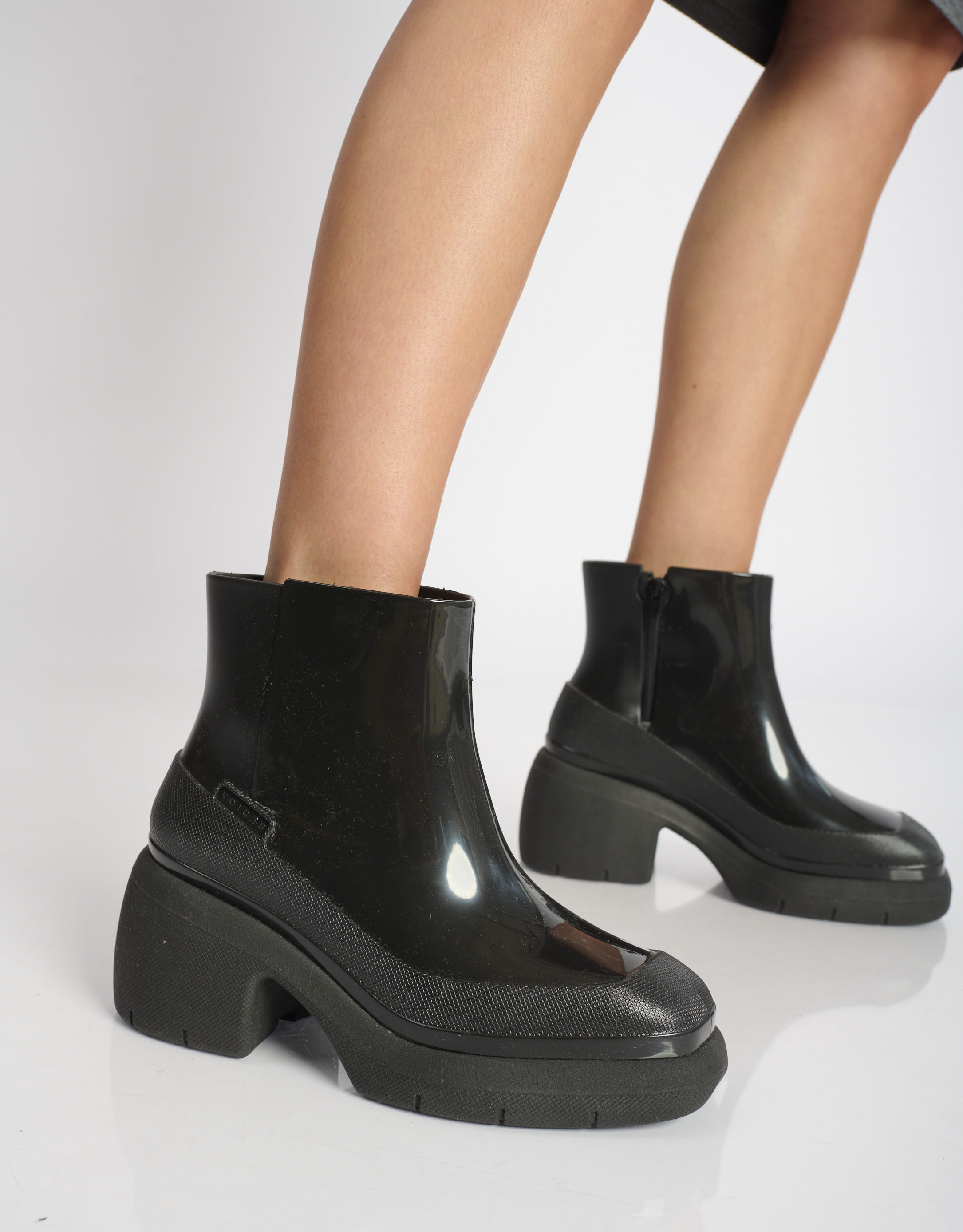 נעלי נשים - Voices - מגפוני גומי STROKE - שחור4